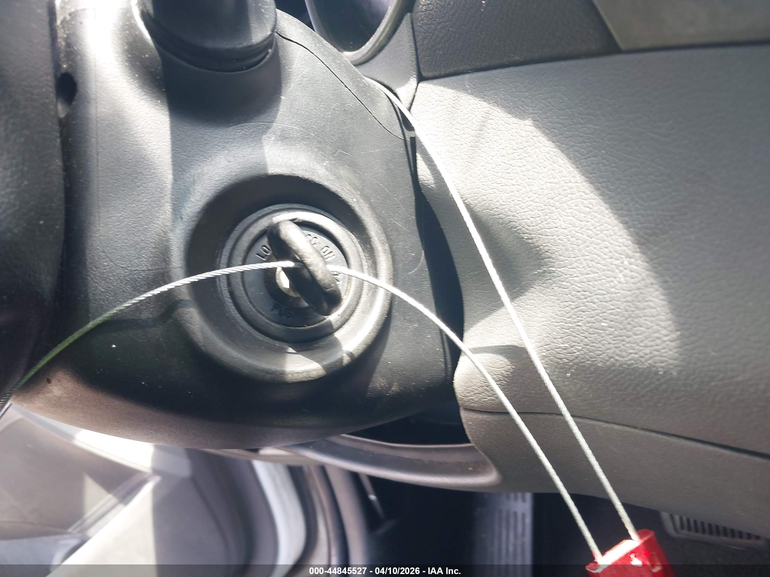 HYUNDAI ELANTRA image 11