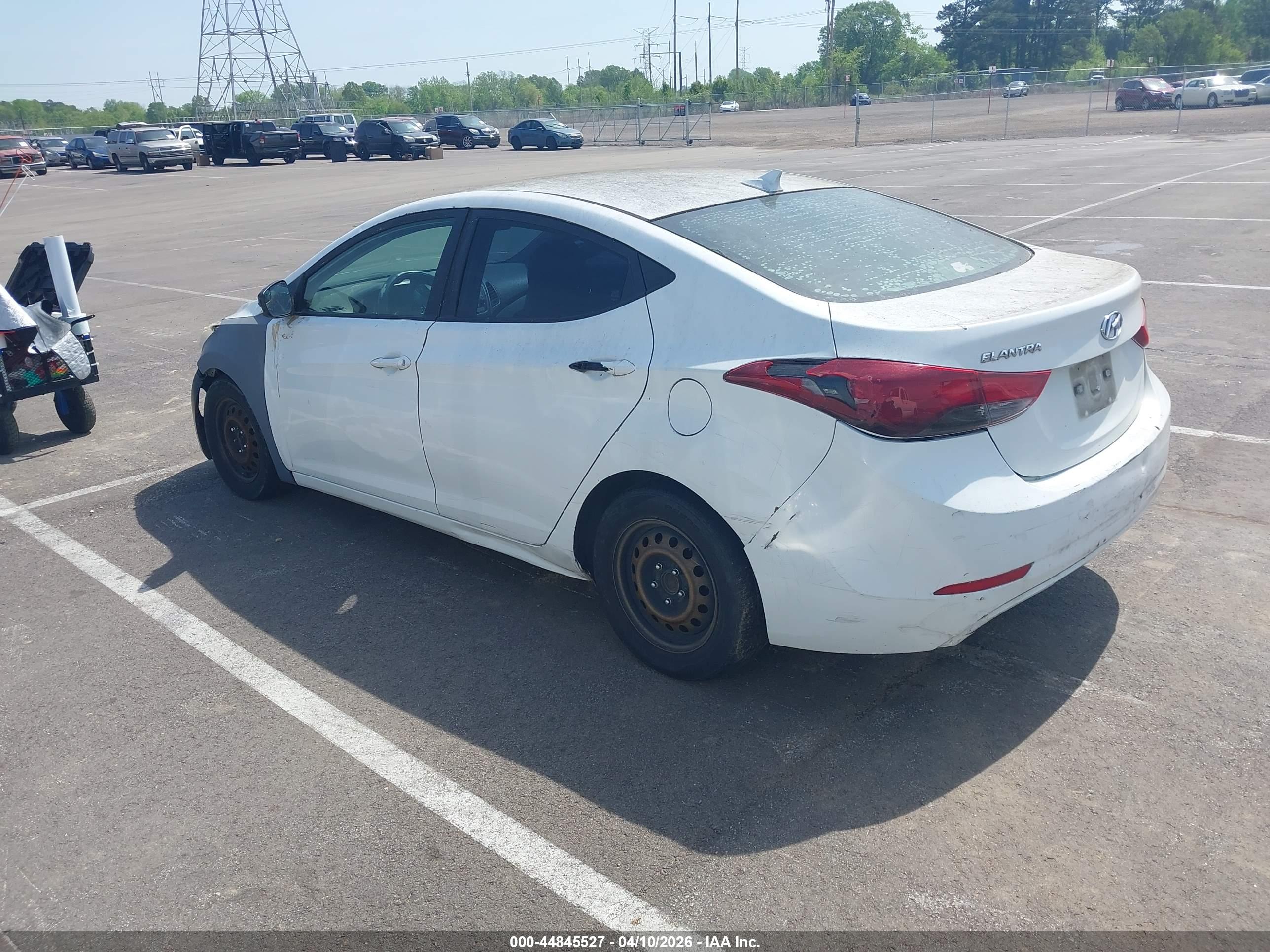 HYUNDAI ELANTRA image 3