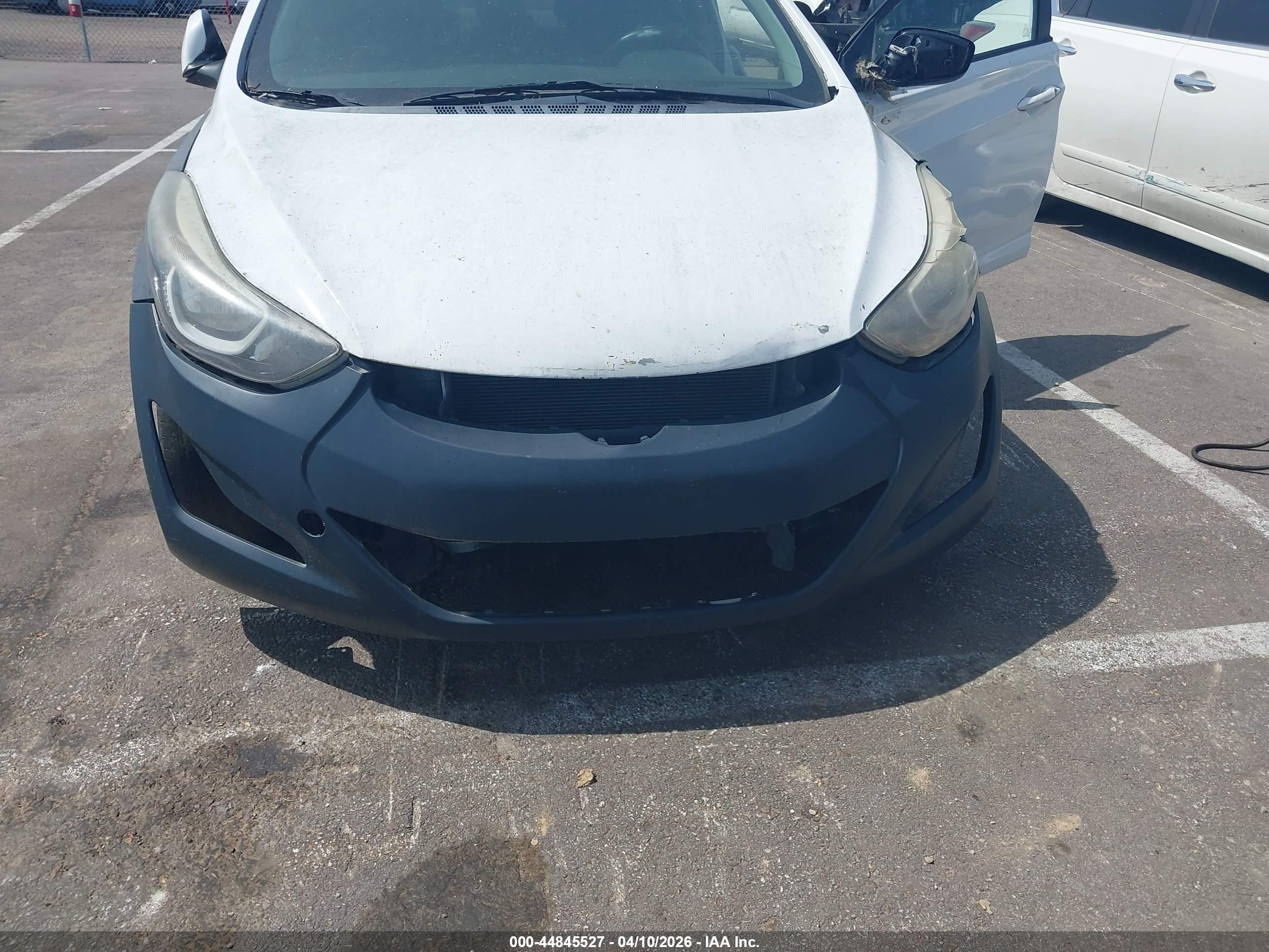 HYUNDAI ELANTRA image 6