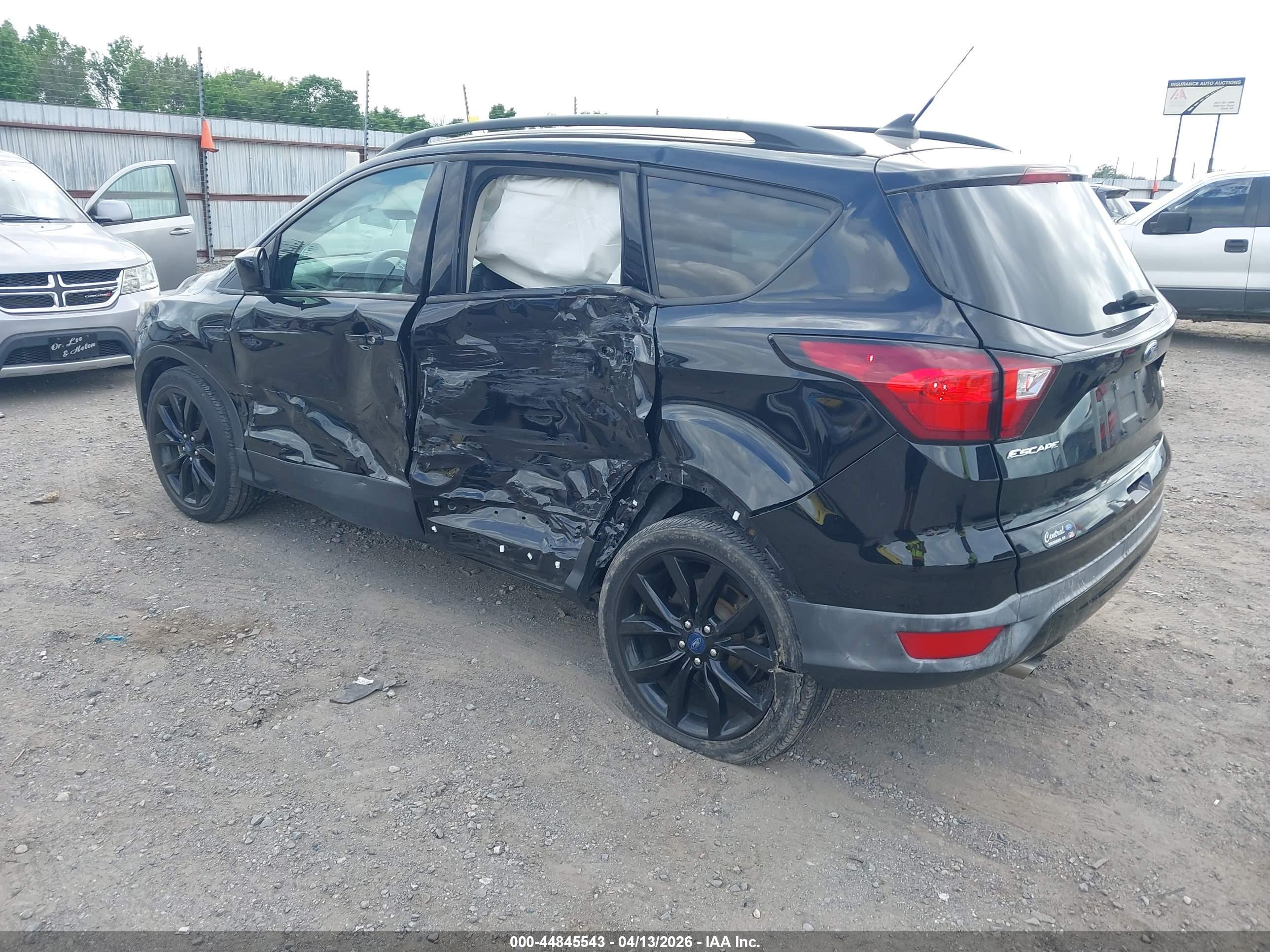 FORD ESCAPE image 3