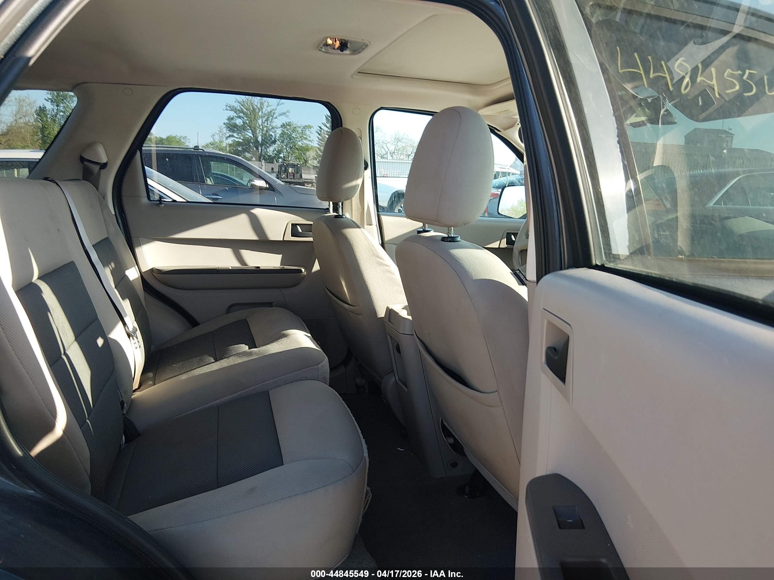 FORD ESCAPE image 8