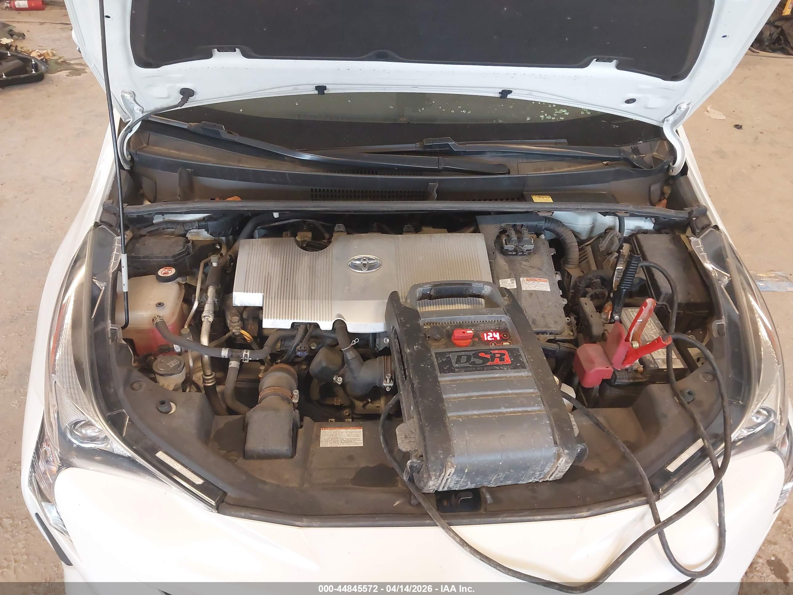 TOYOTA PRIUS image 10