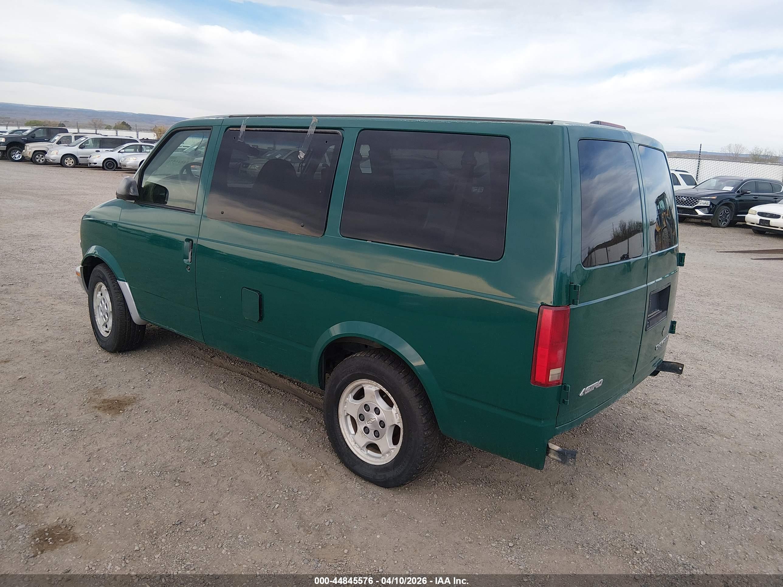 CHEVROLET ASTRO image 3