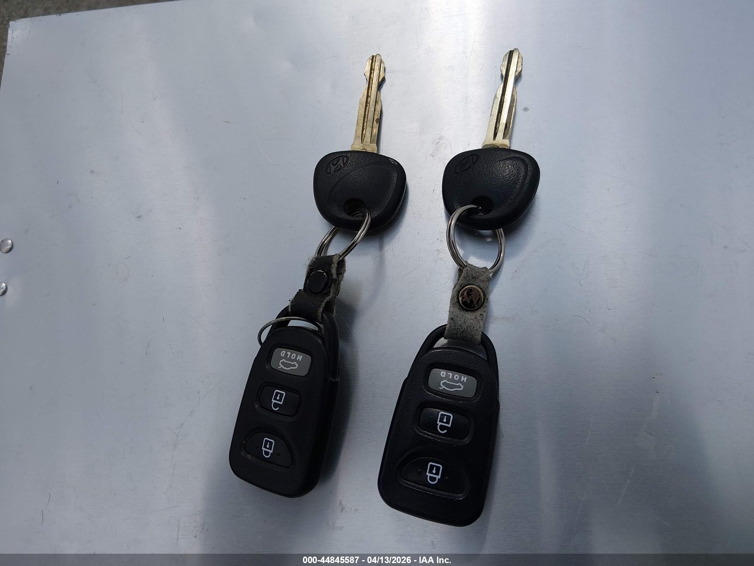 HYUNDAI ELANTRA image 11