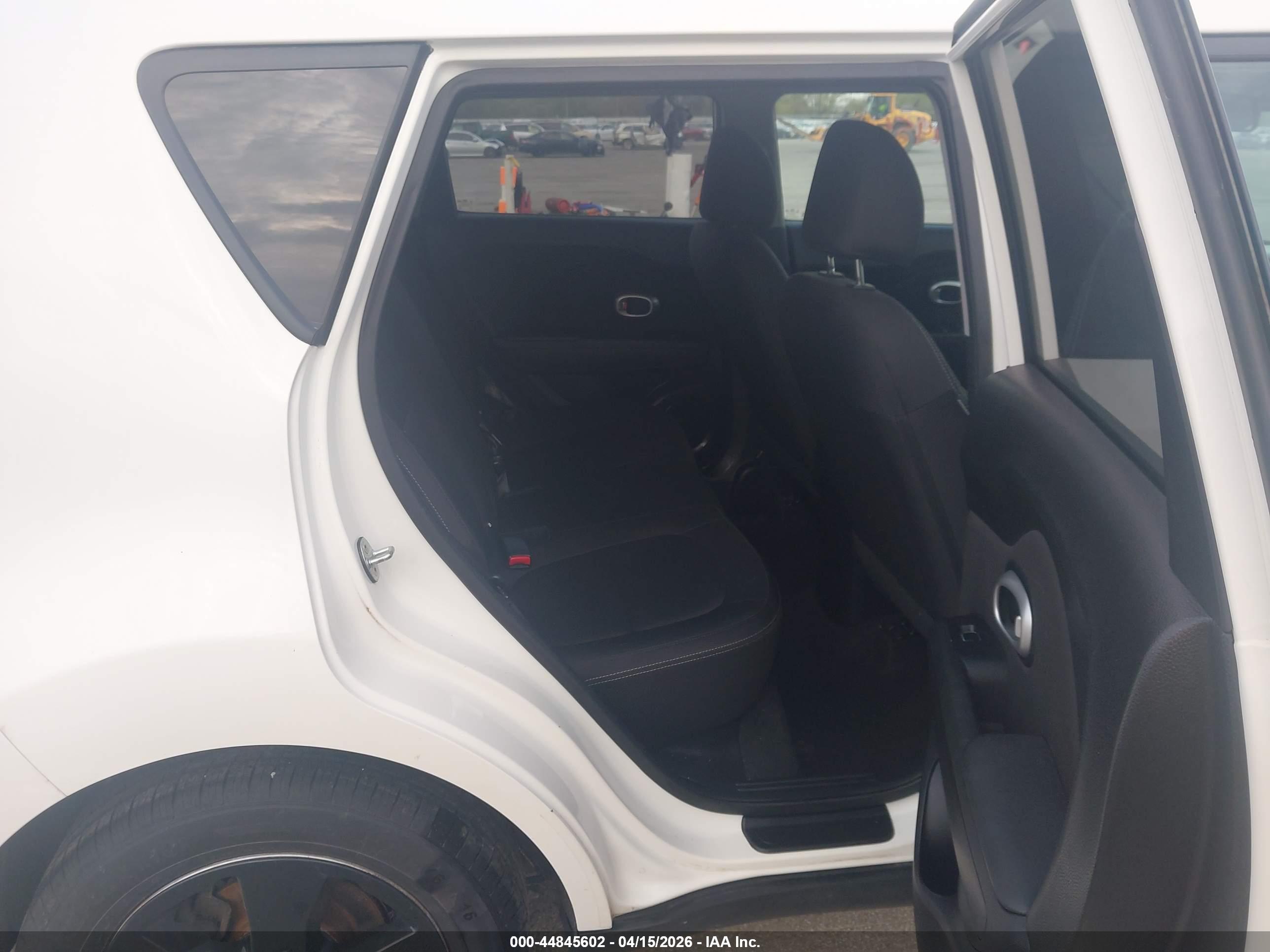 KIA SOUL image 8