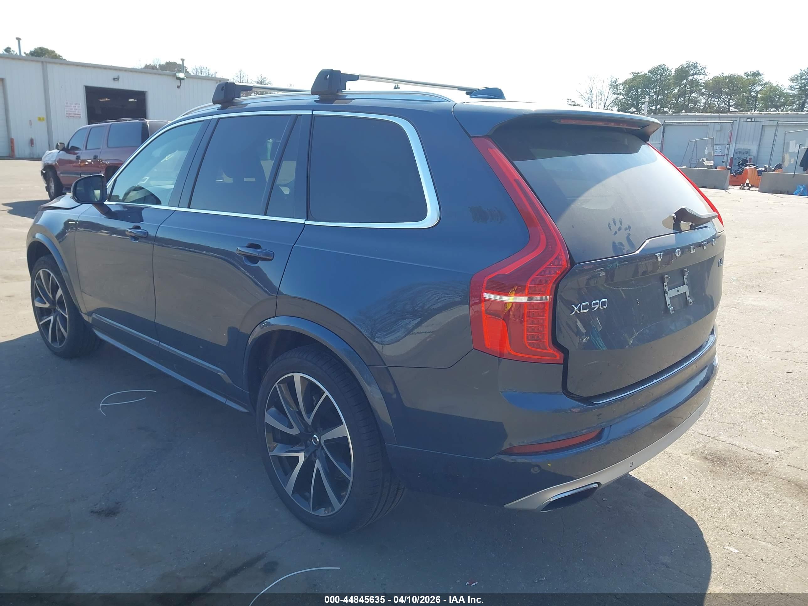 VOLVO XC90 image 3