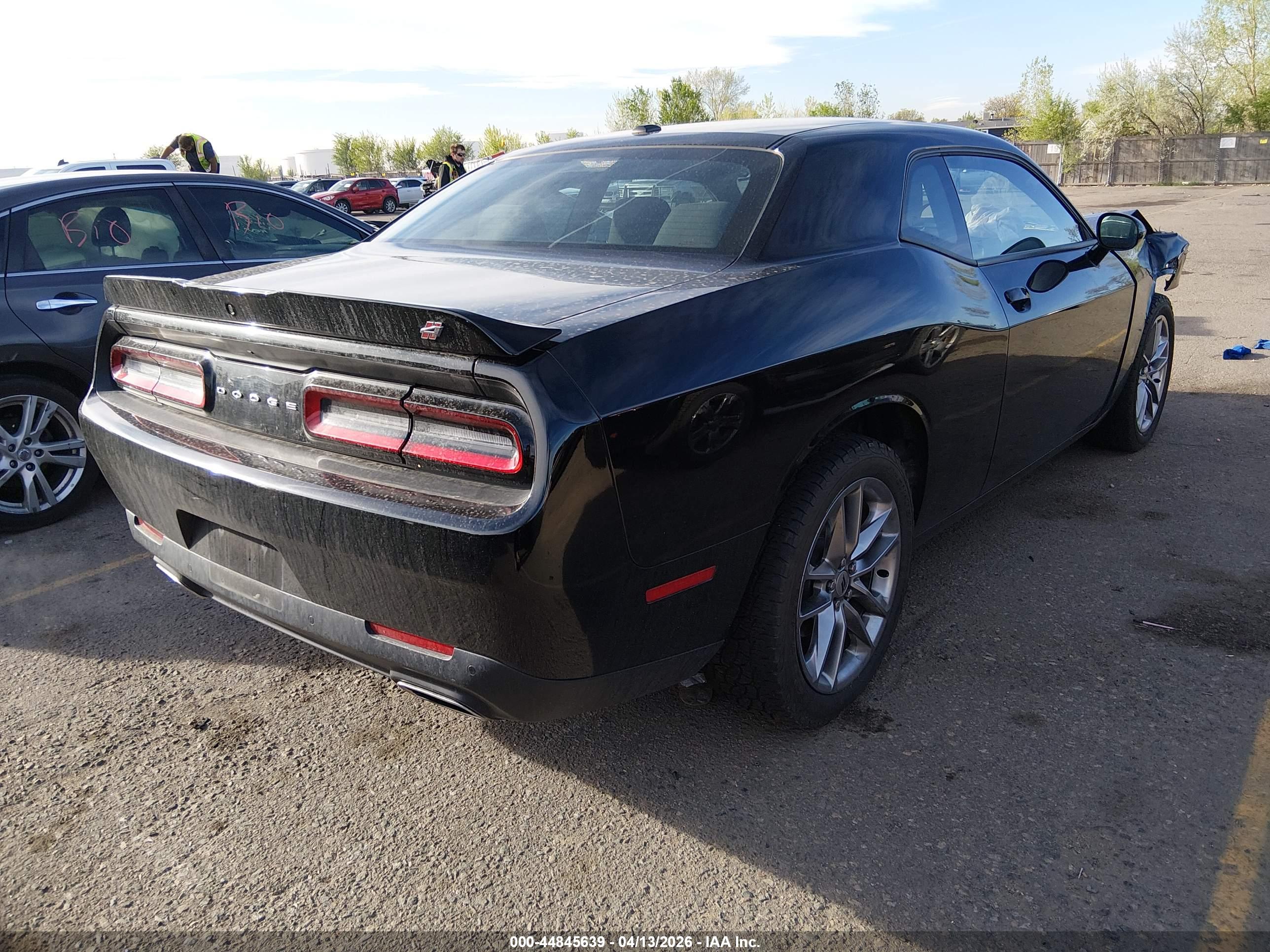 DODGE CHALLENGER image 4