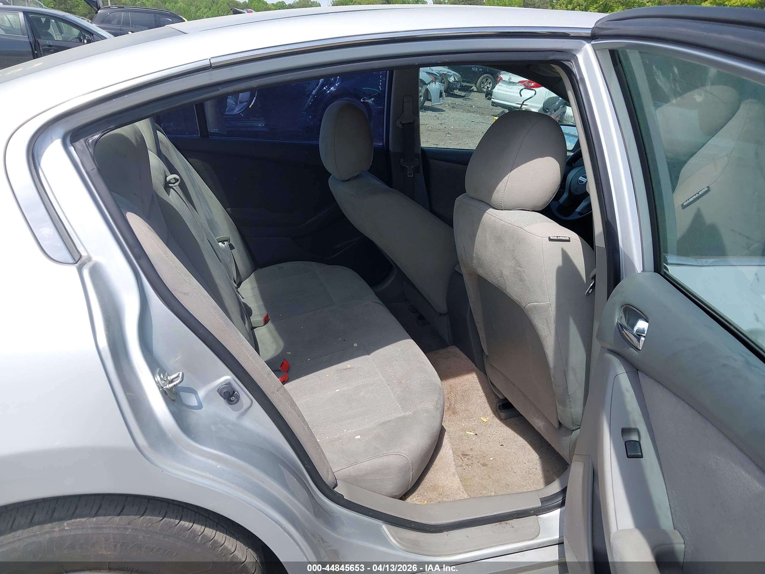 NISSAN ALTIMA image 8