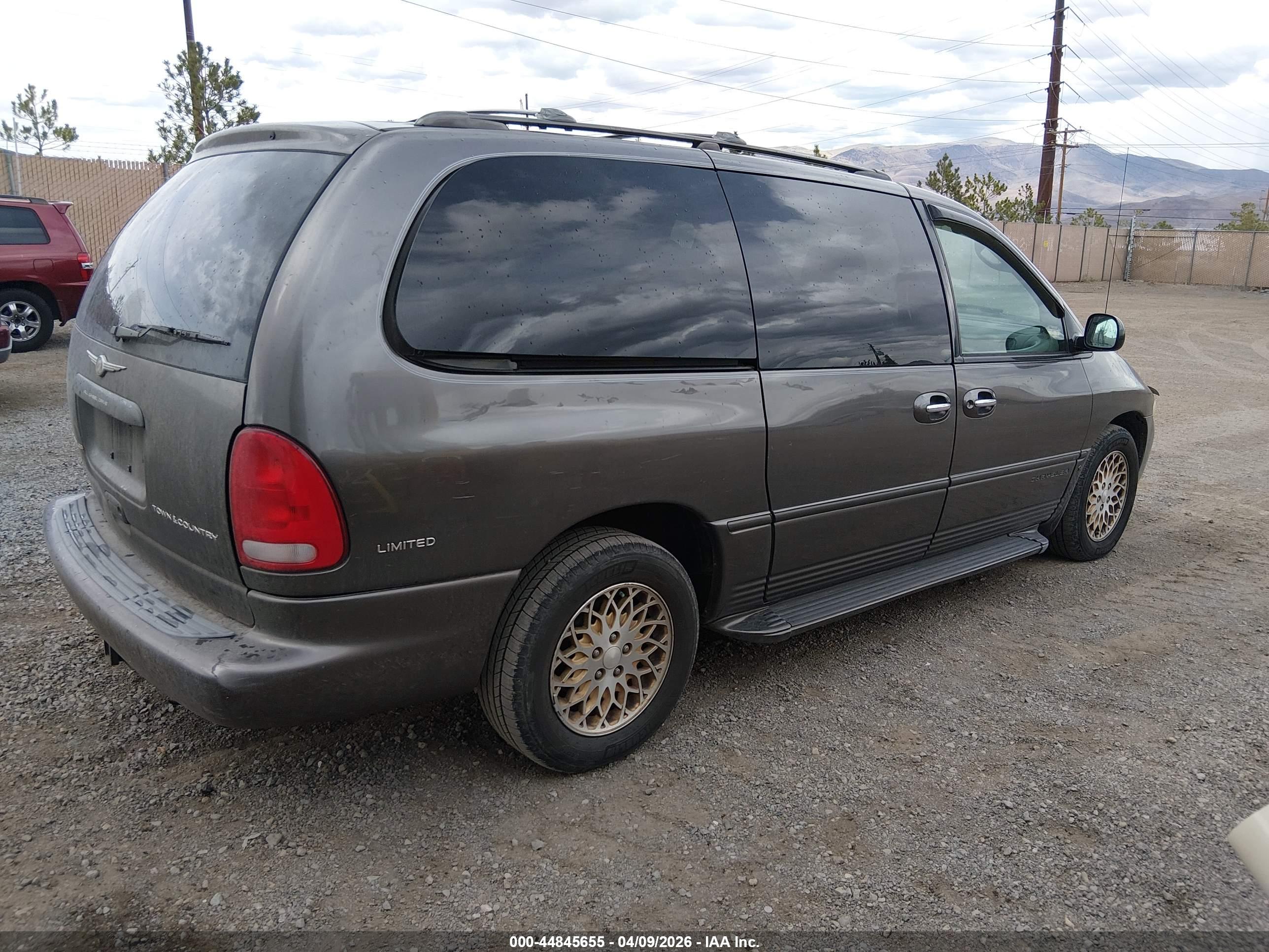CHRYSLER TOWN image 4