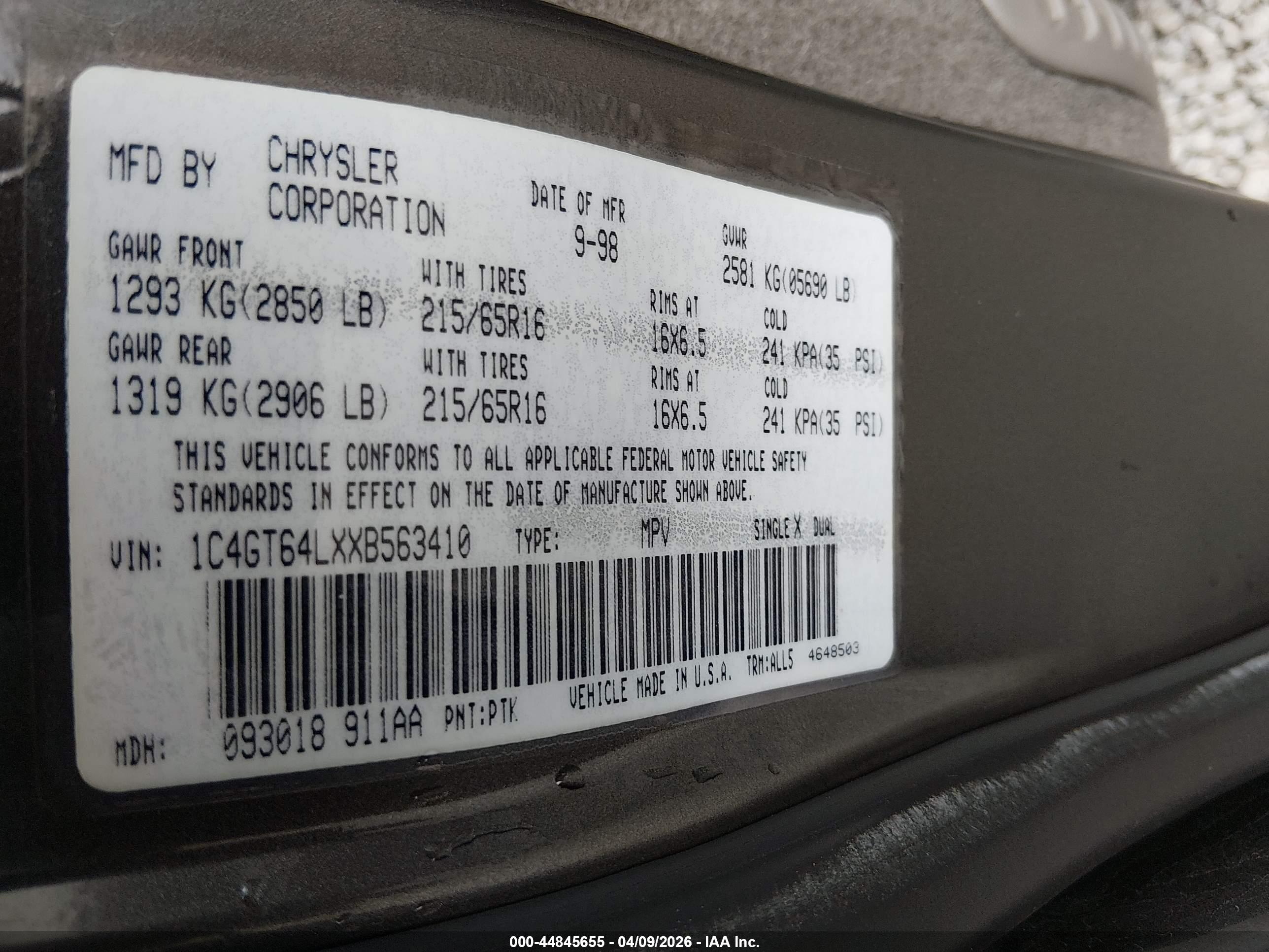 CHRYSLER TOWN image 9