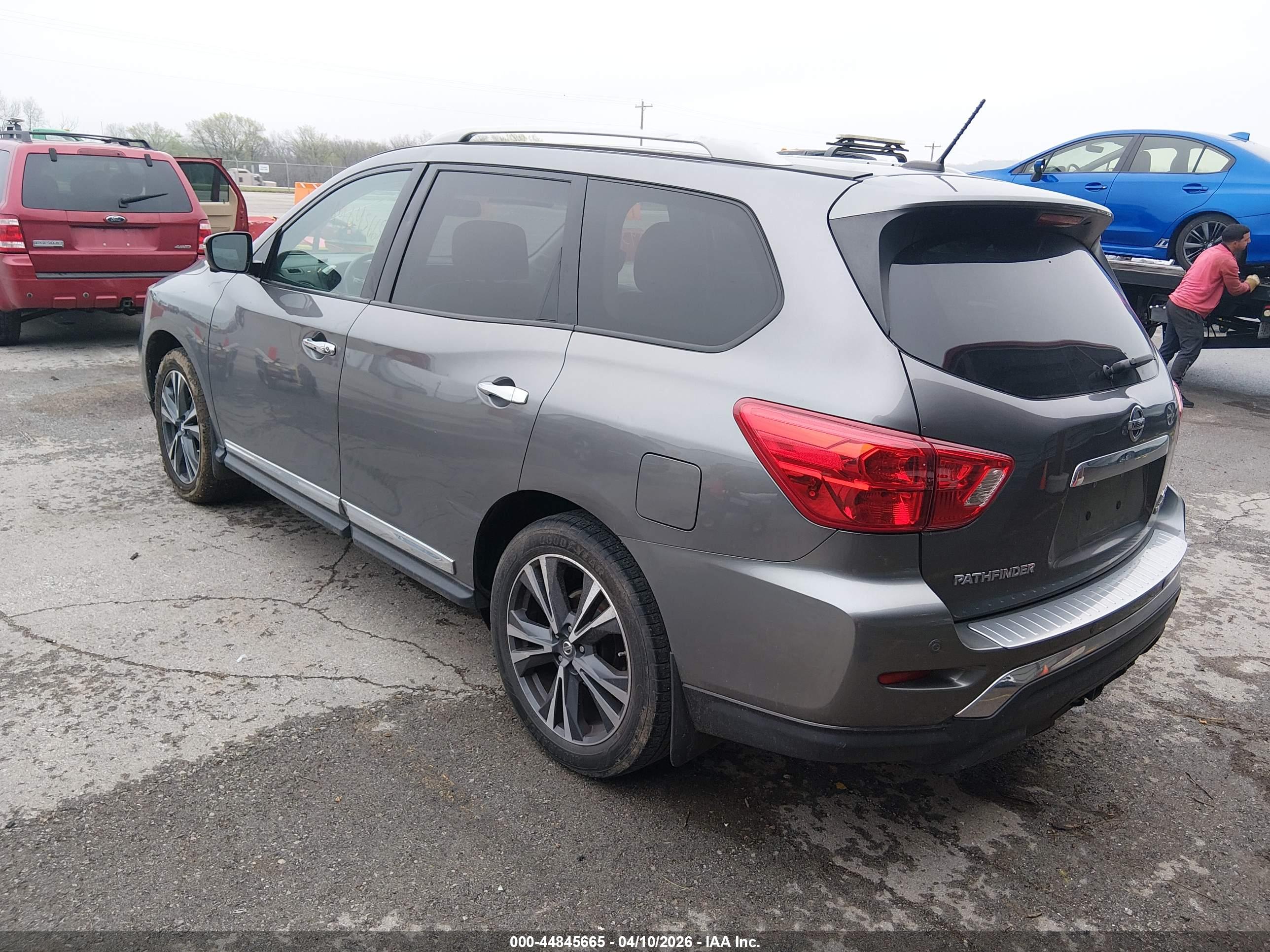 NISSAN PATHFINDER image 3