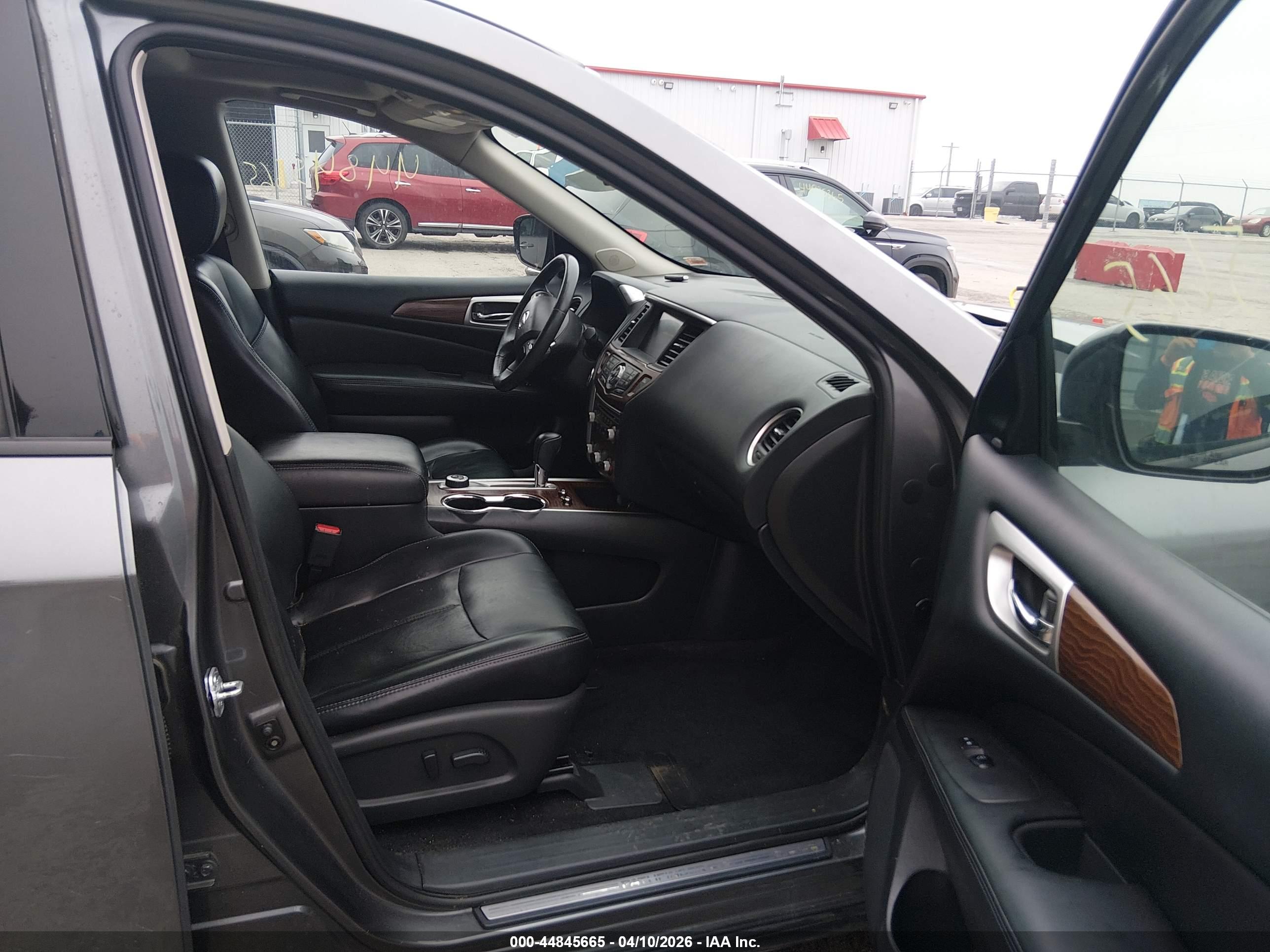 NISSAN PATHFINDER image 5