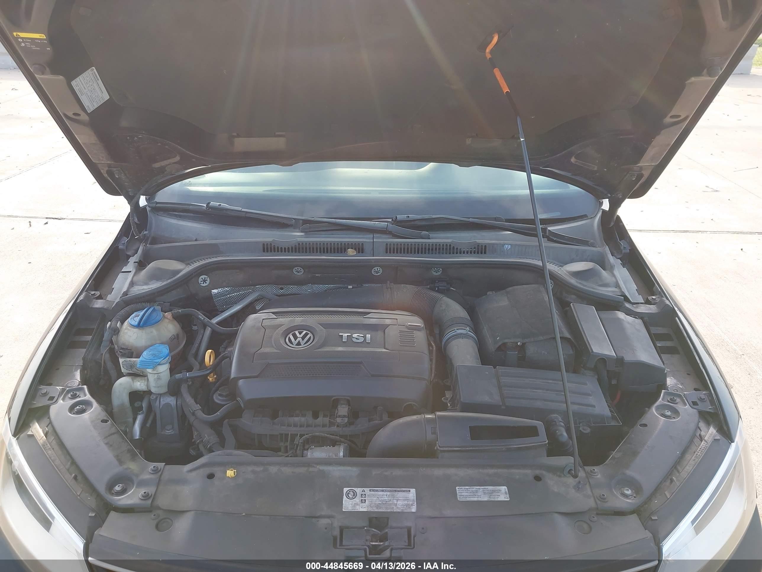 VOLKSWAGEN JETTA image 10