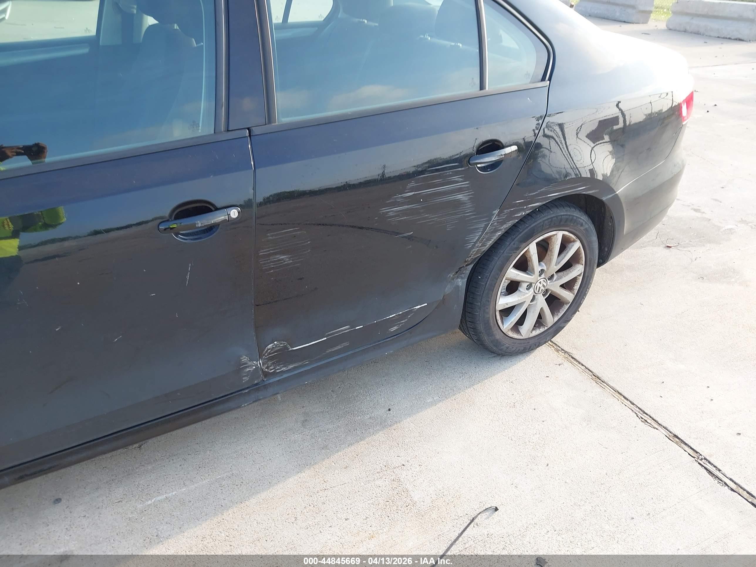 VOLKSWAGEN JETTA image 6