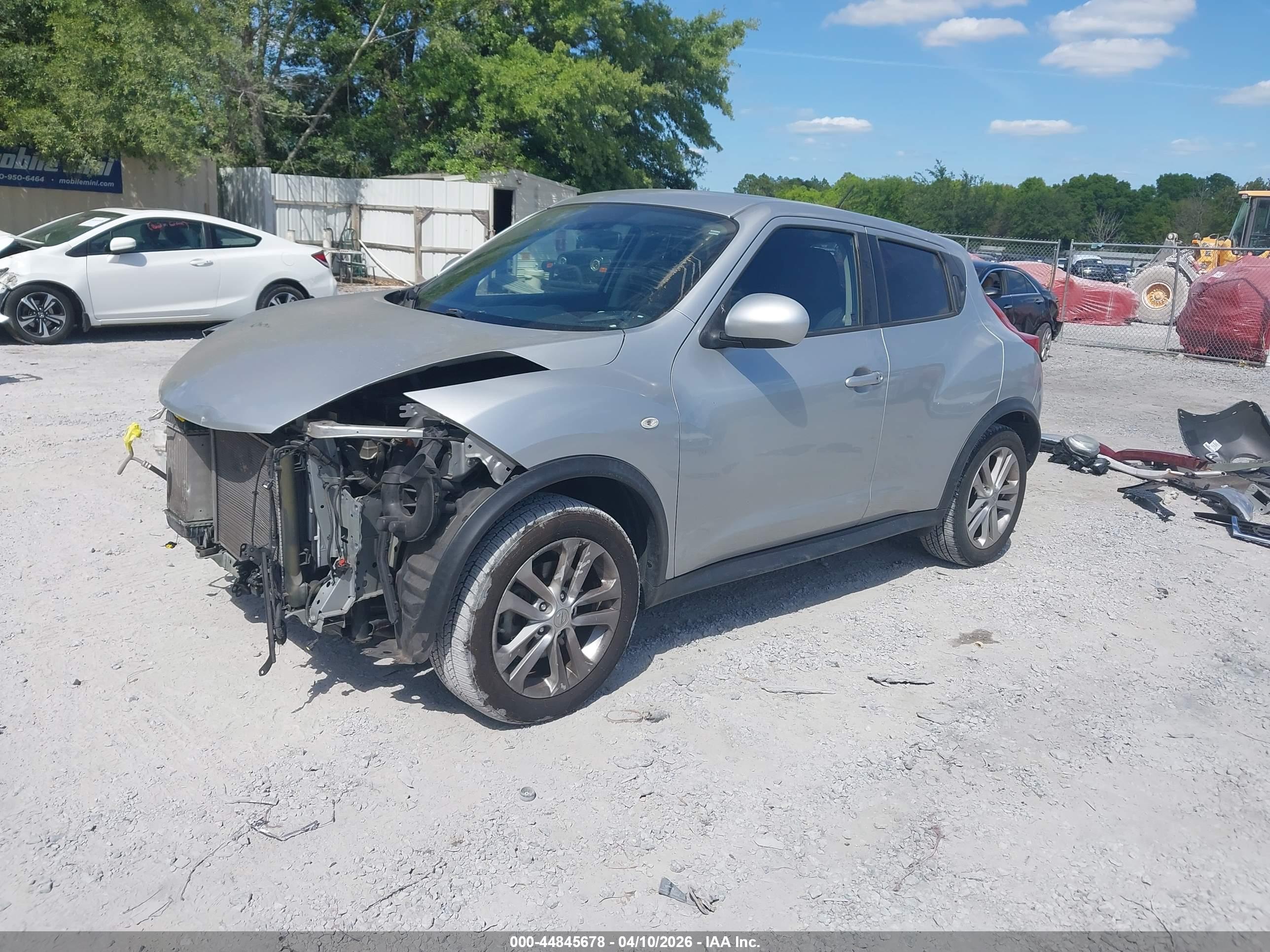 NISSAN JUKE image 2