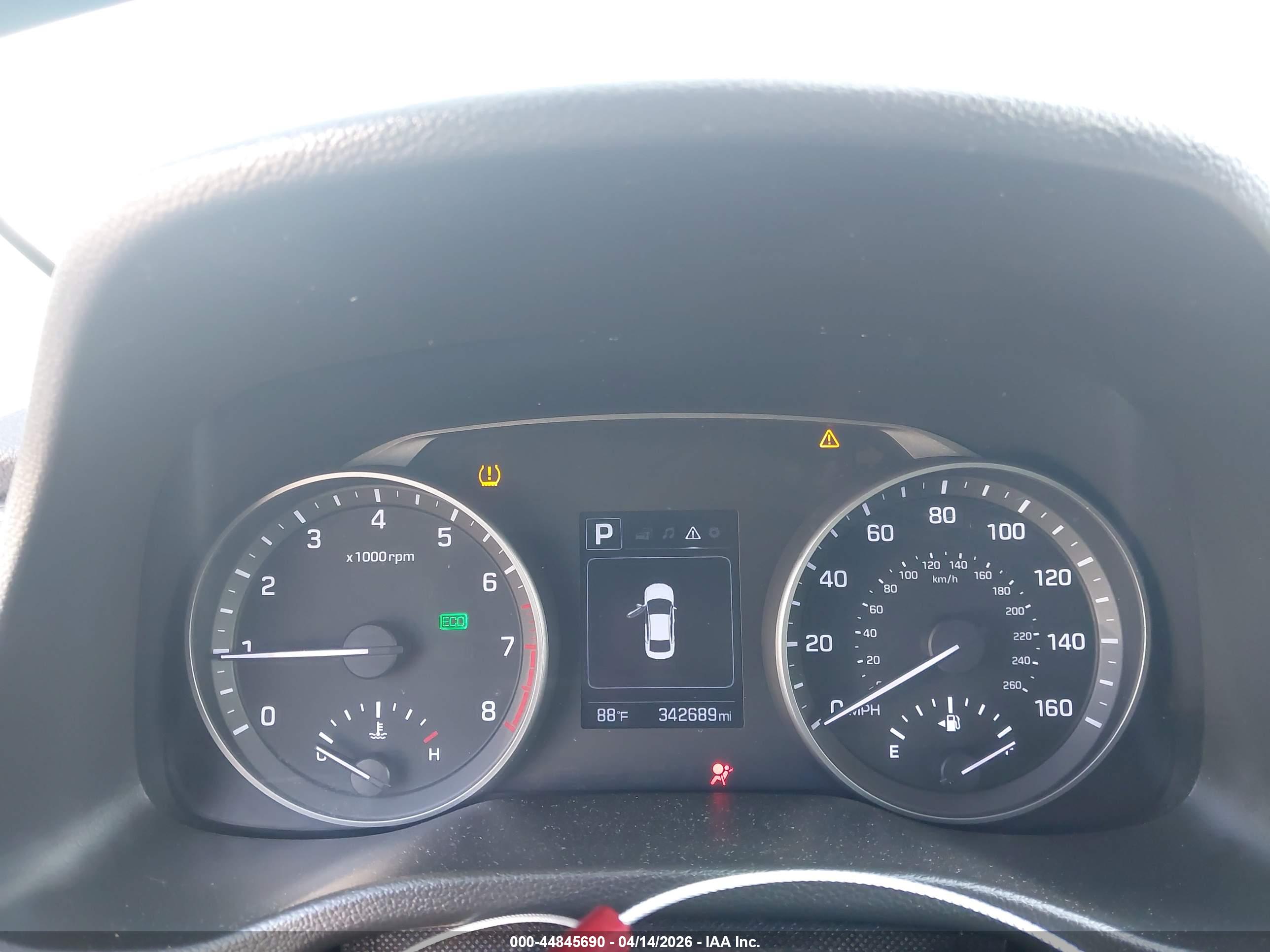 HYUNDAI ELANTRA image 7