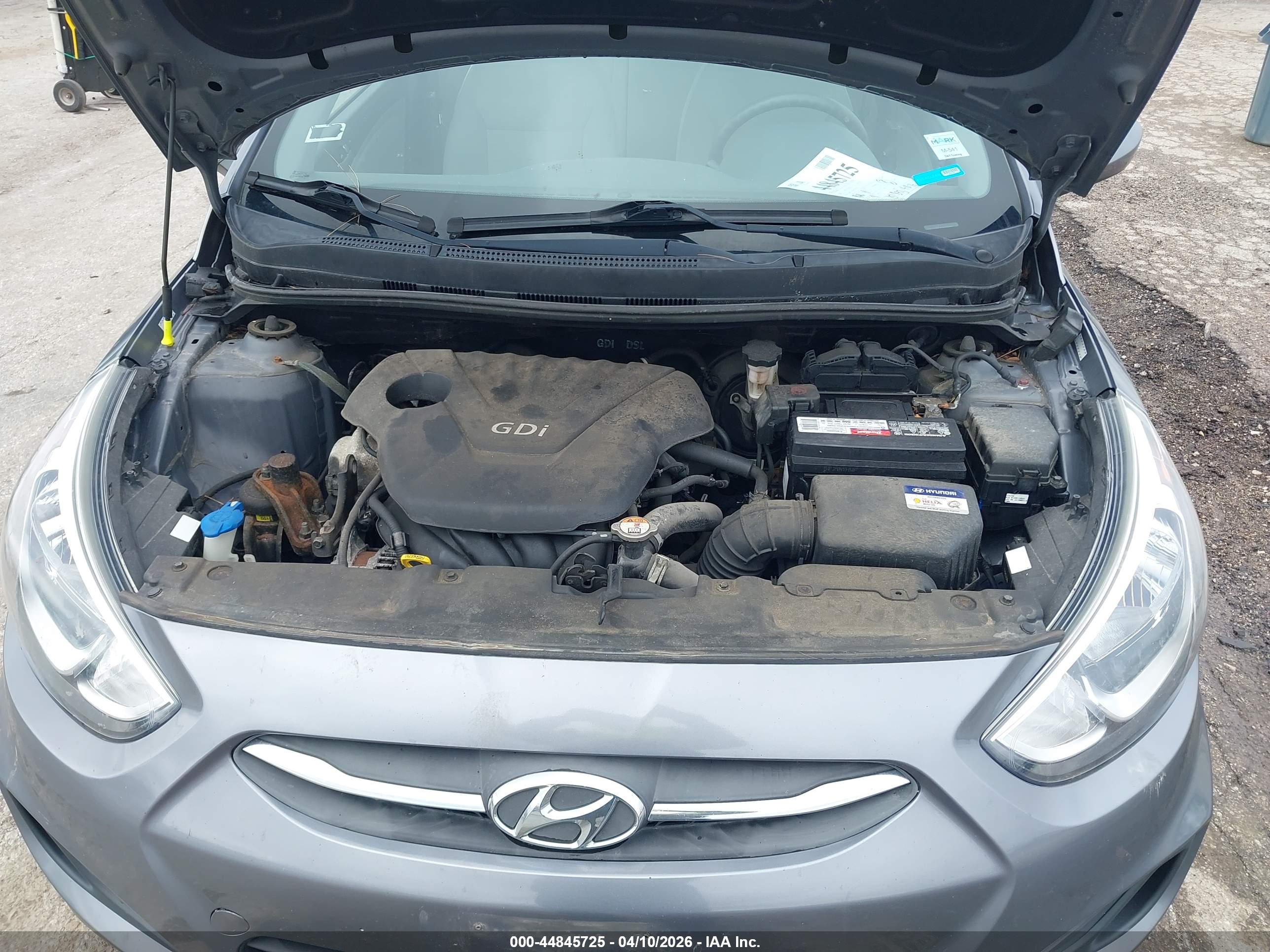 HYUNDAI ACCENT image 10