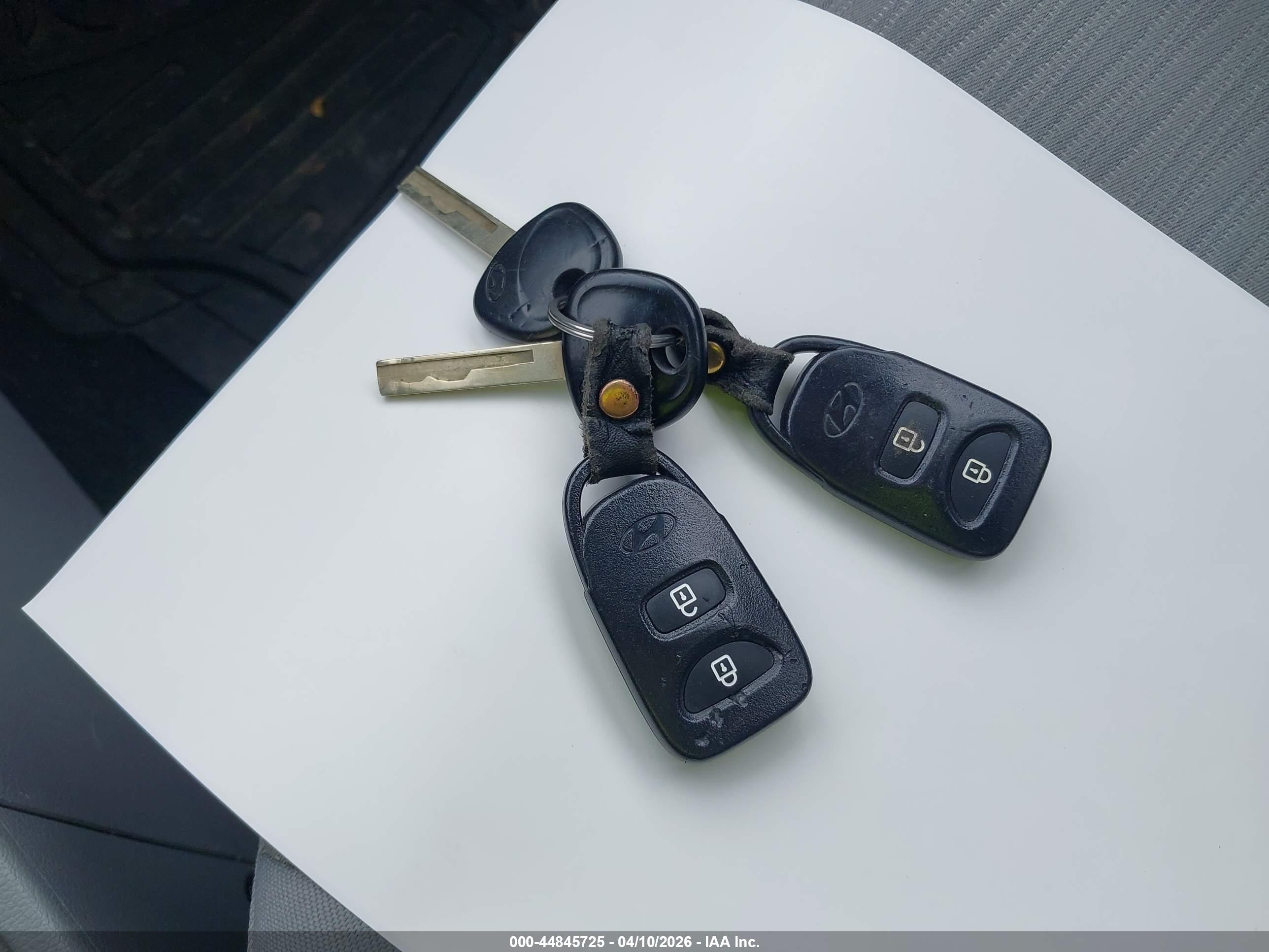 HYUNDAI ACCENT image 11