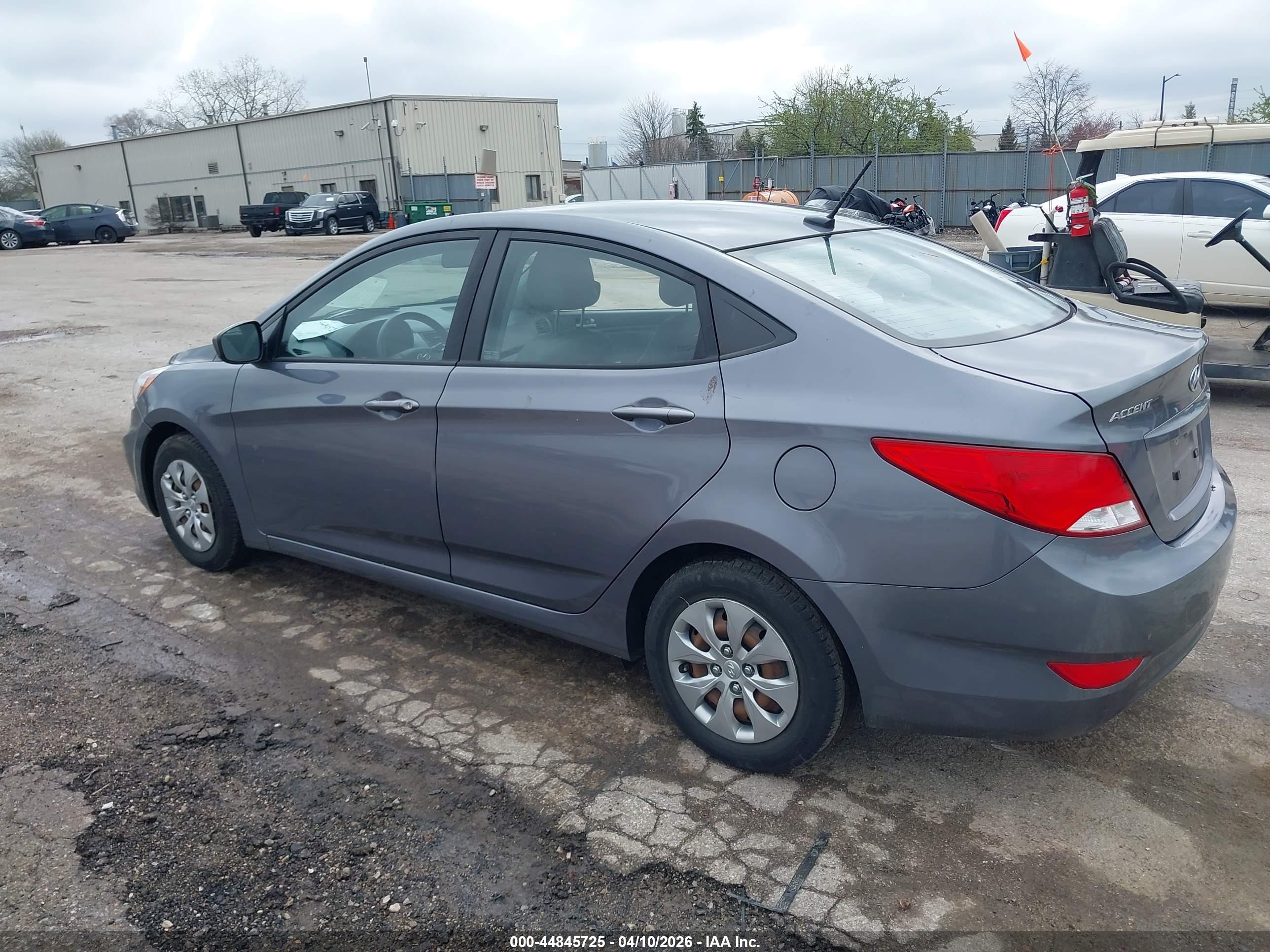 HYUNDAI ACCENT image 3