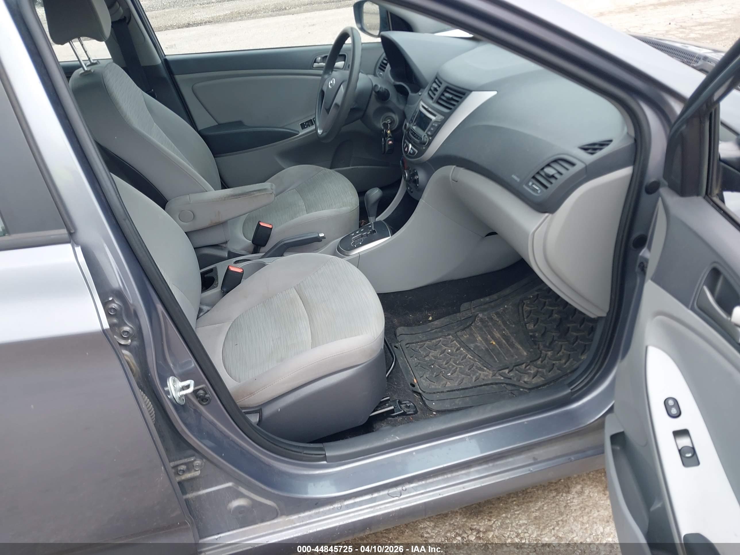 HYUNDAI ACCENT image 5