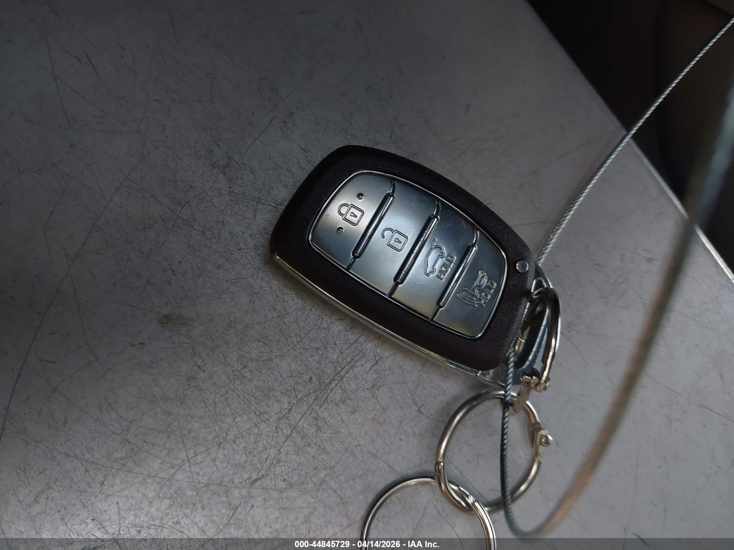 HYUNDAI TUCSON image 11