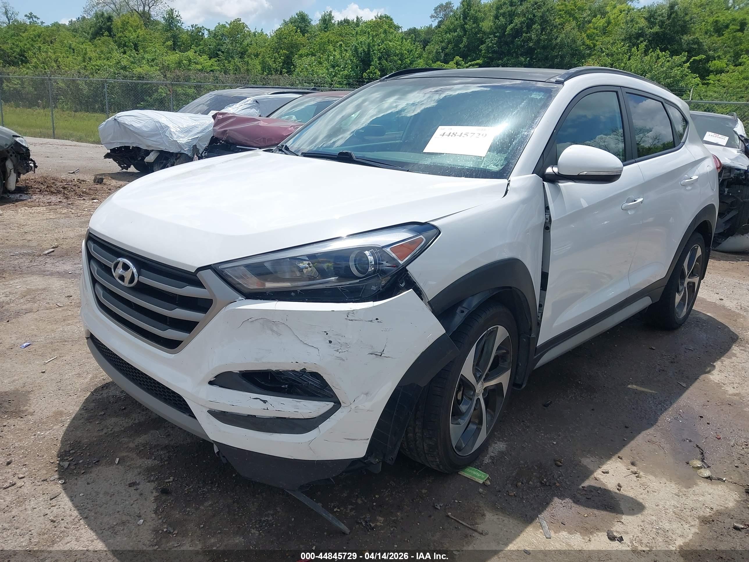 HYUNDAI TUCSON image 2