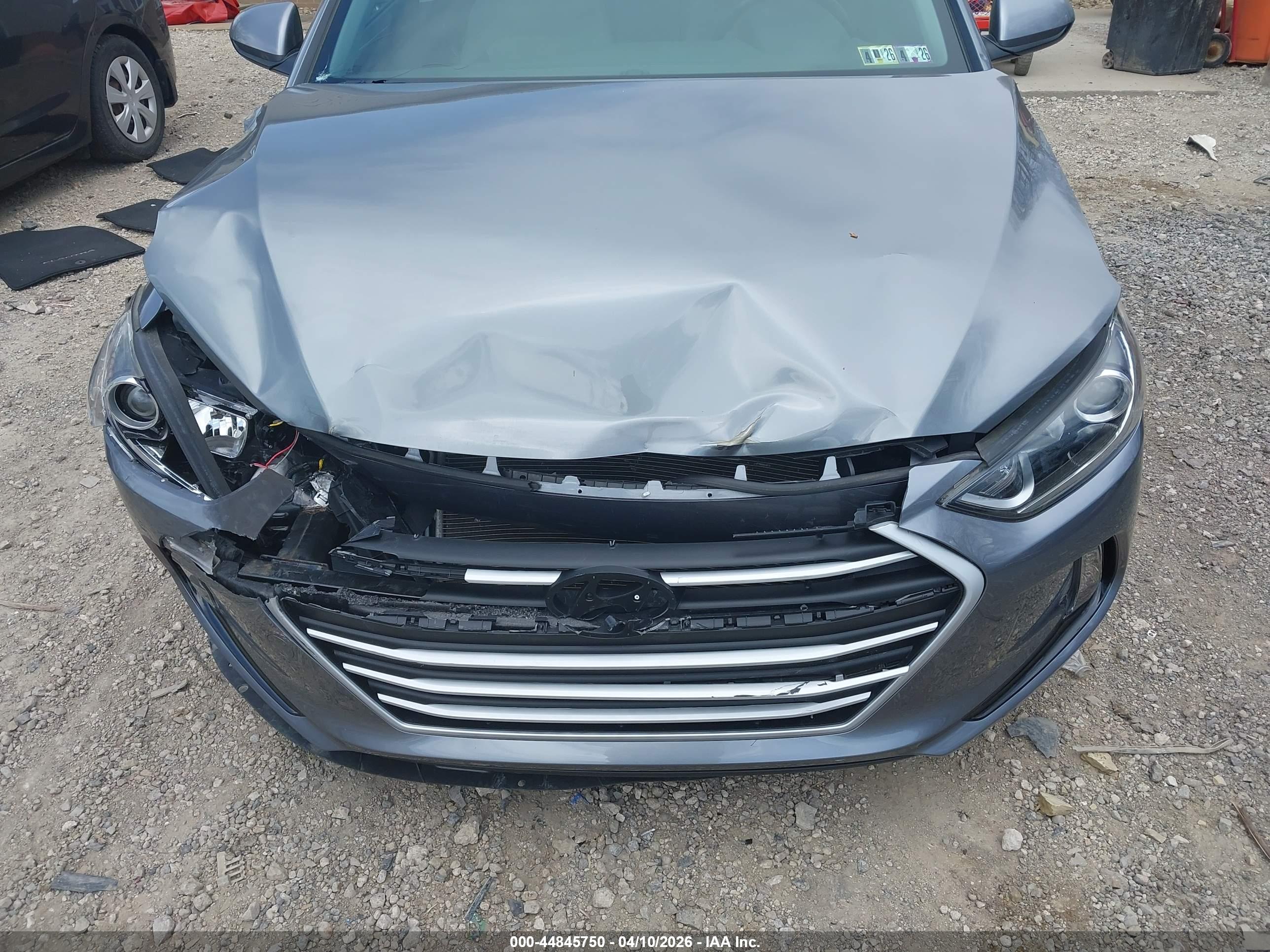 HYUNDAI ELANTRA image 6
