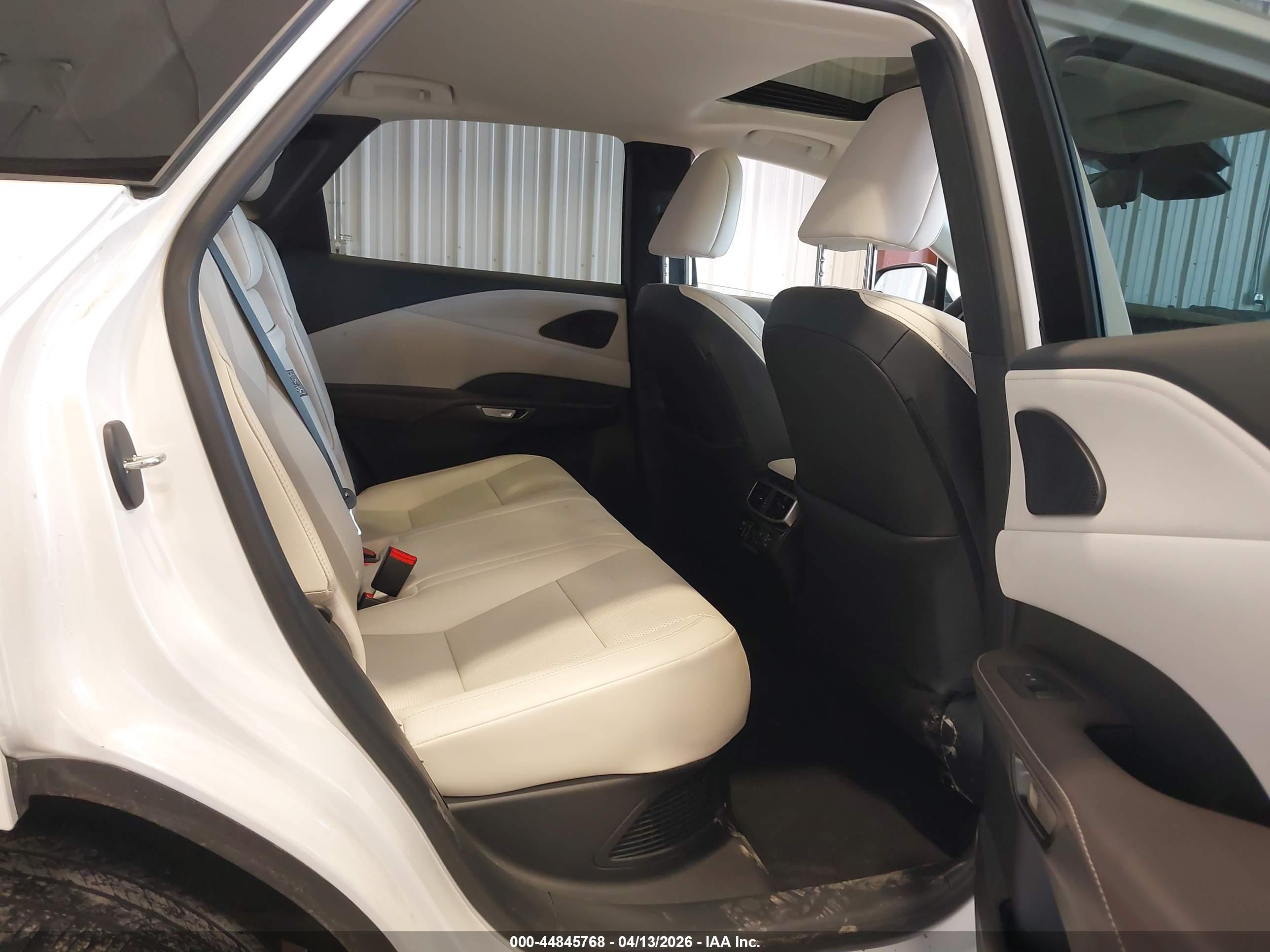 LEXUS RX image 8