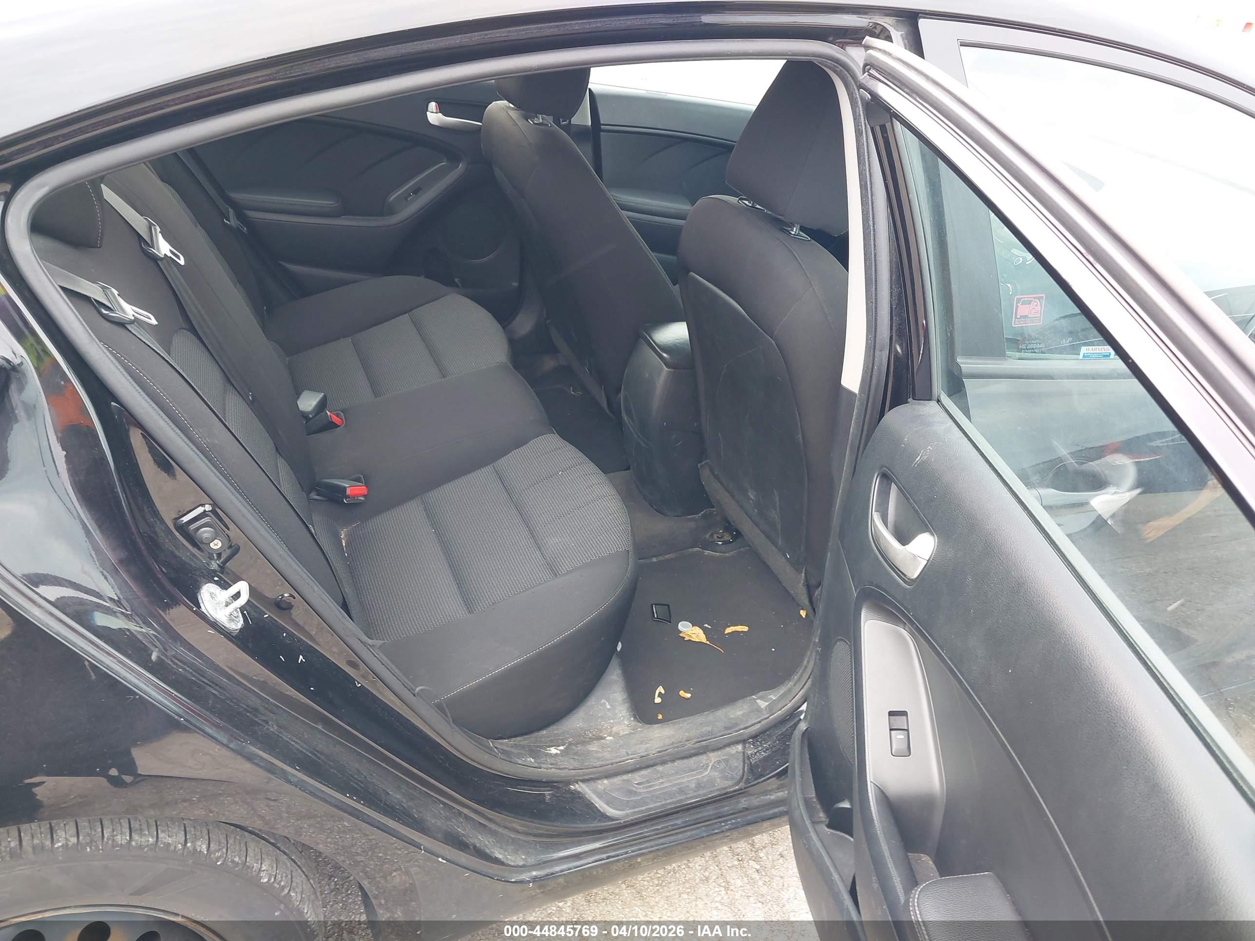 KIA FORTE image 8