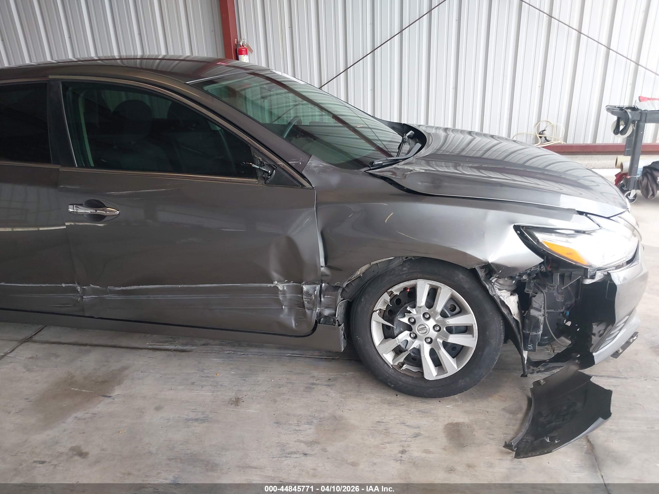 NISSAN ALTIMA image 6