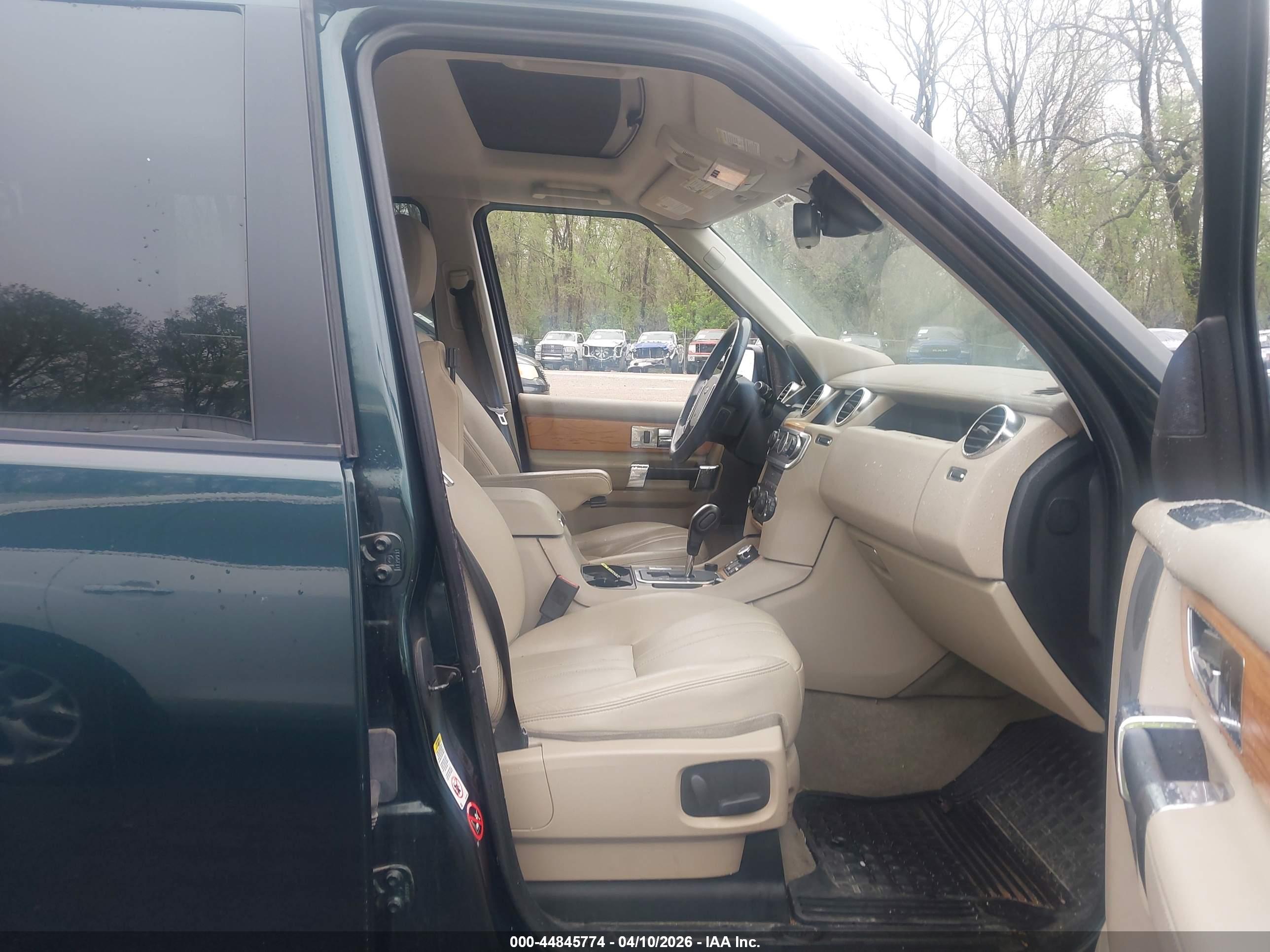 LAND ROVER image 5