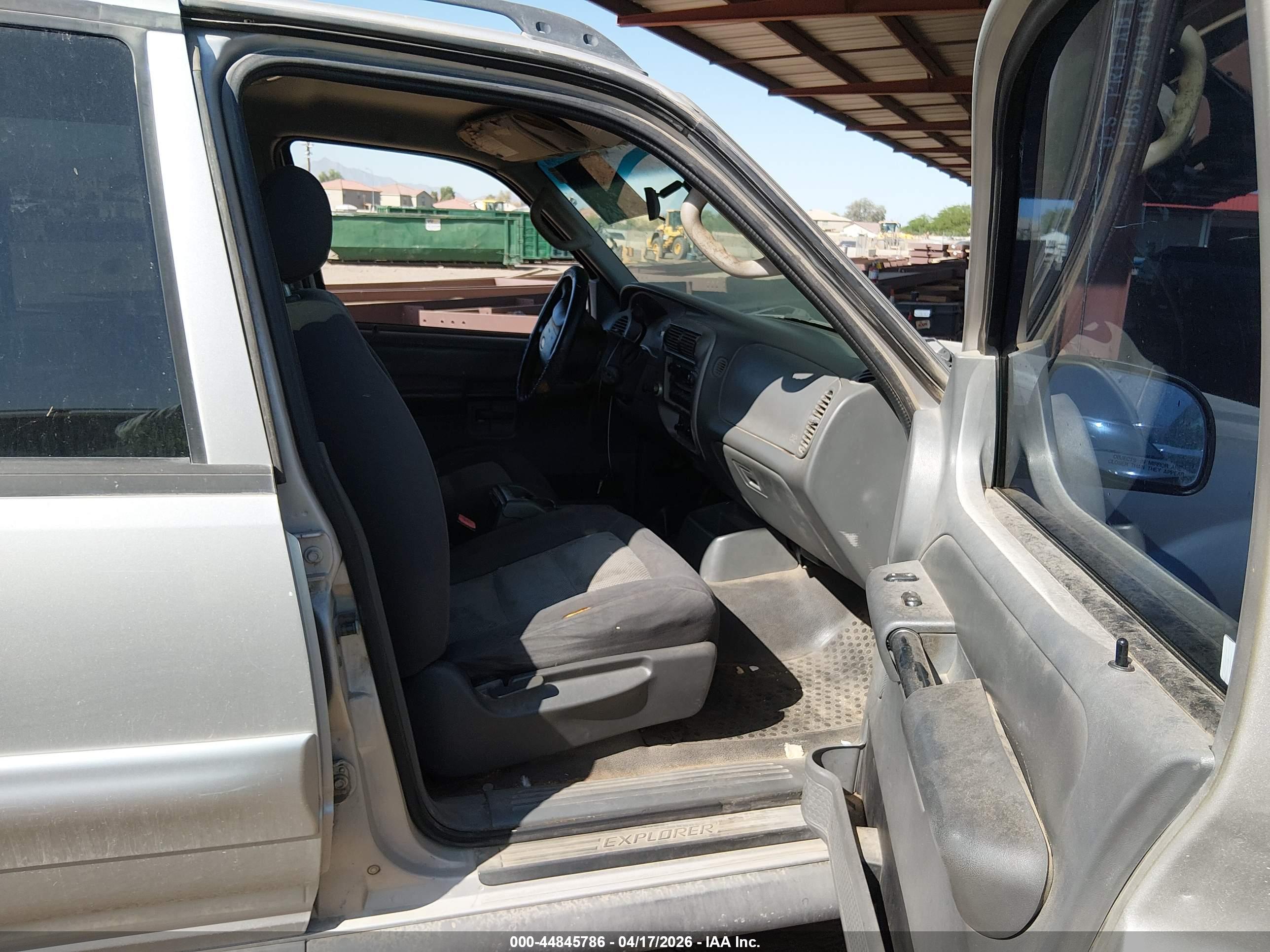 FORD EXPLORER image 5