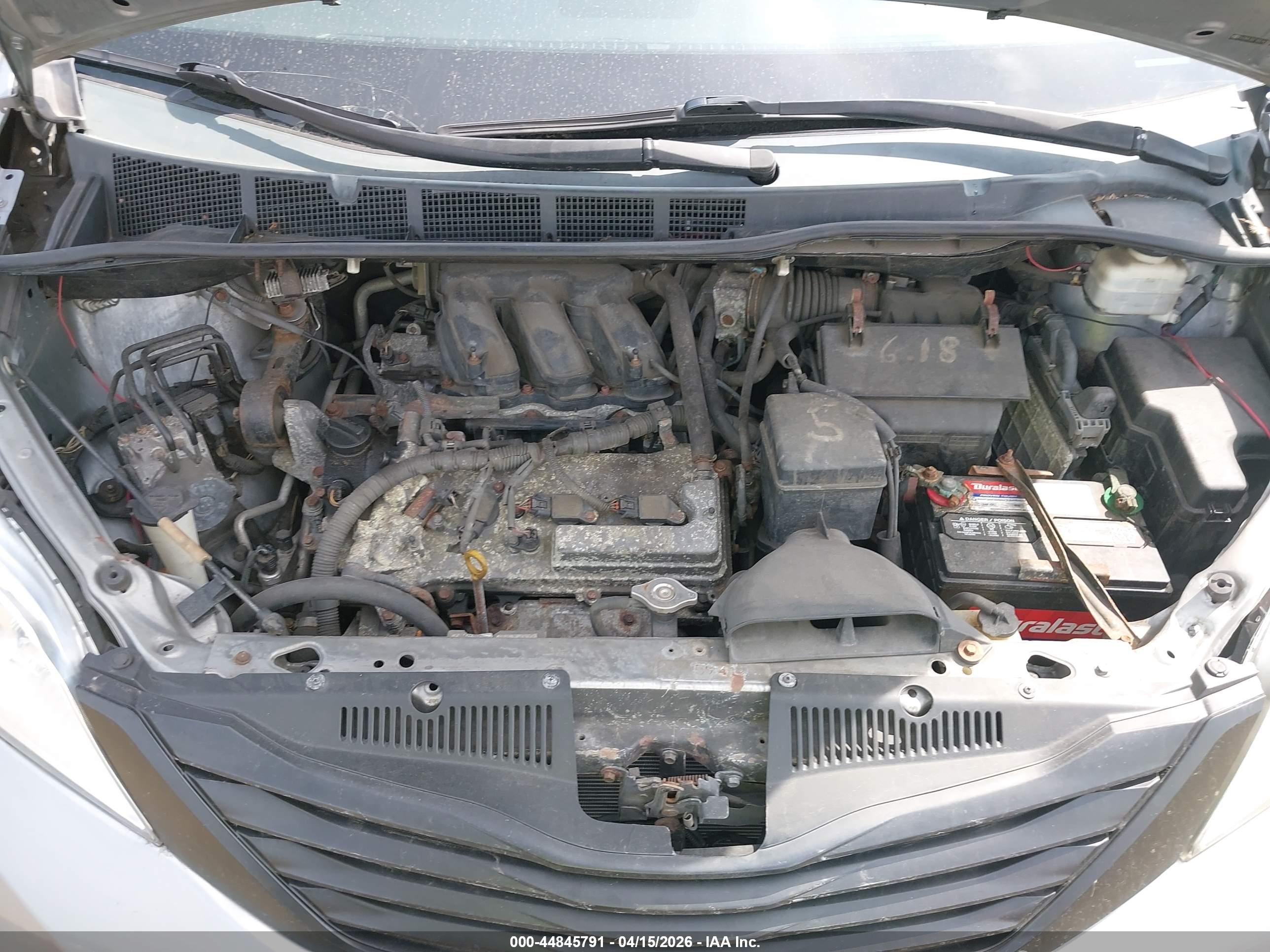 TOYOTA SIENNA image 10