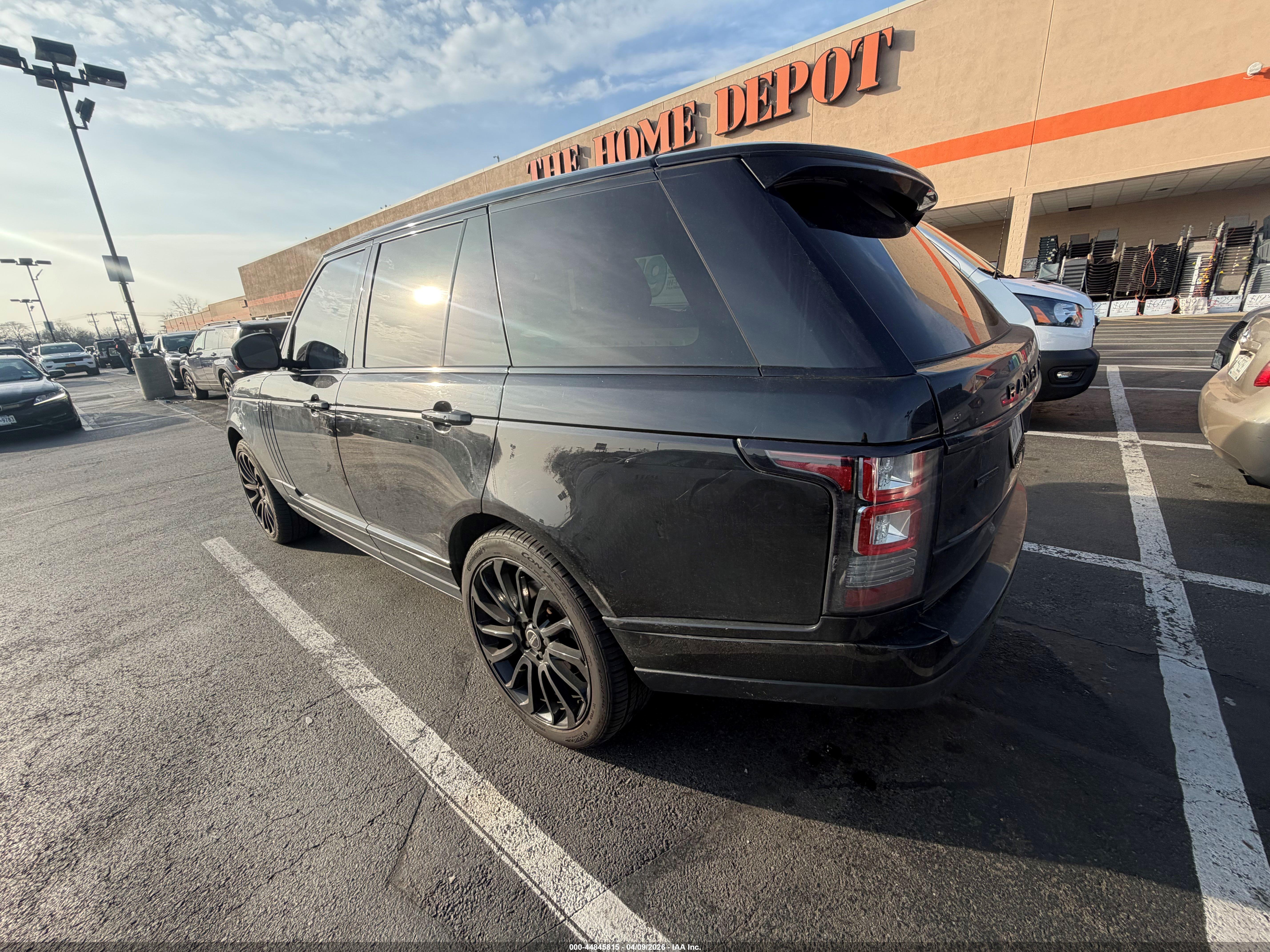 LAND ROVER image 3