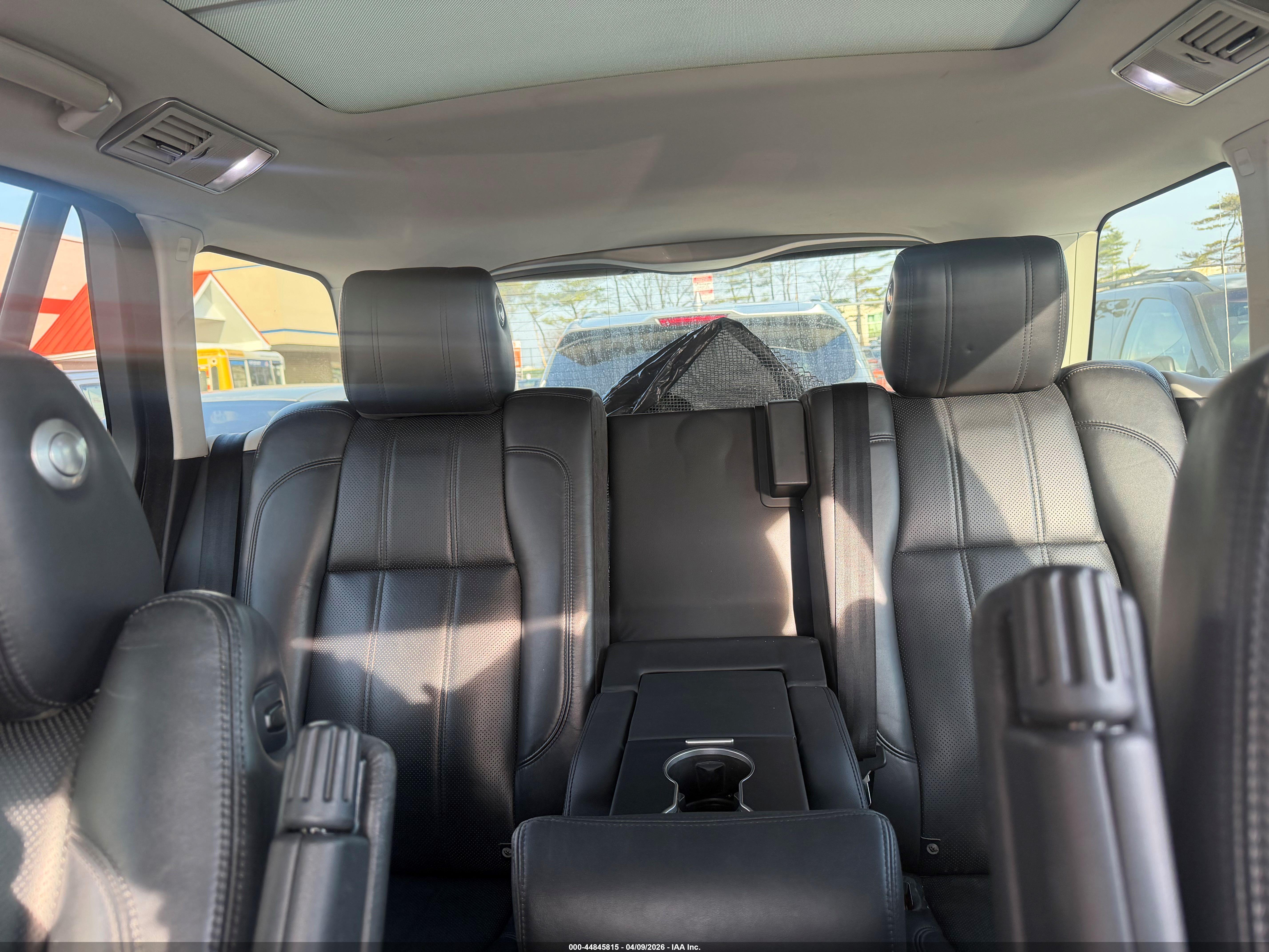 LAND ROVER image 8