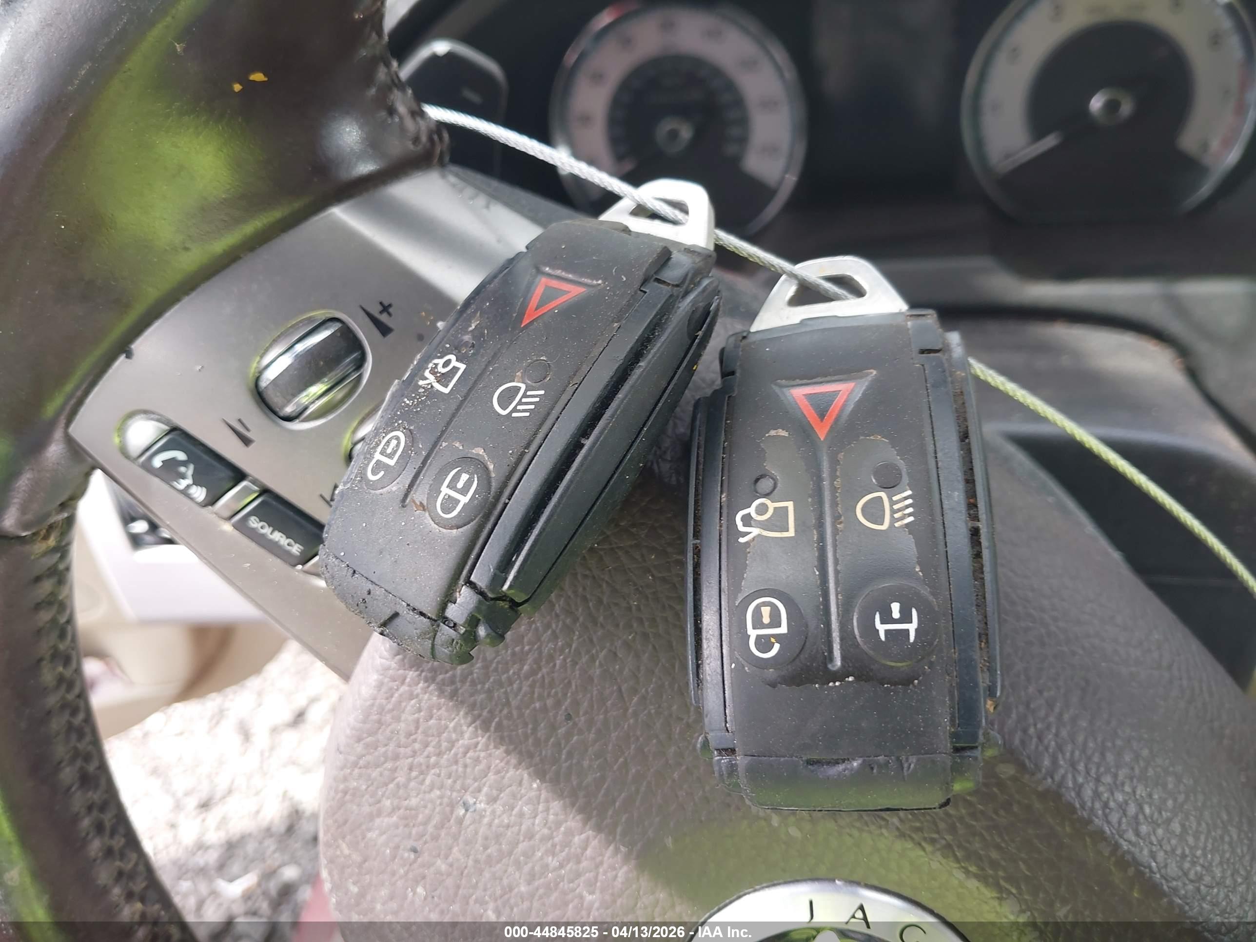 JAGUAR XF image 11