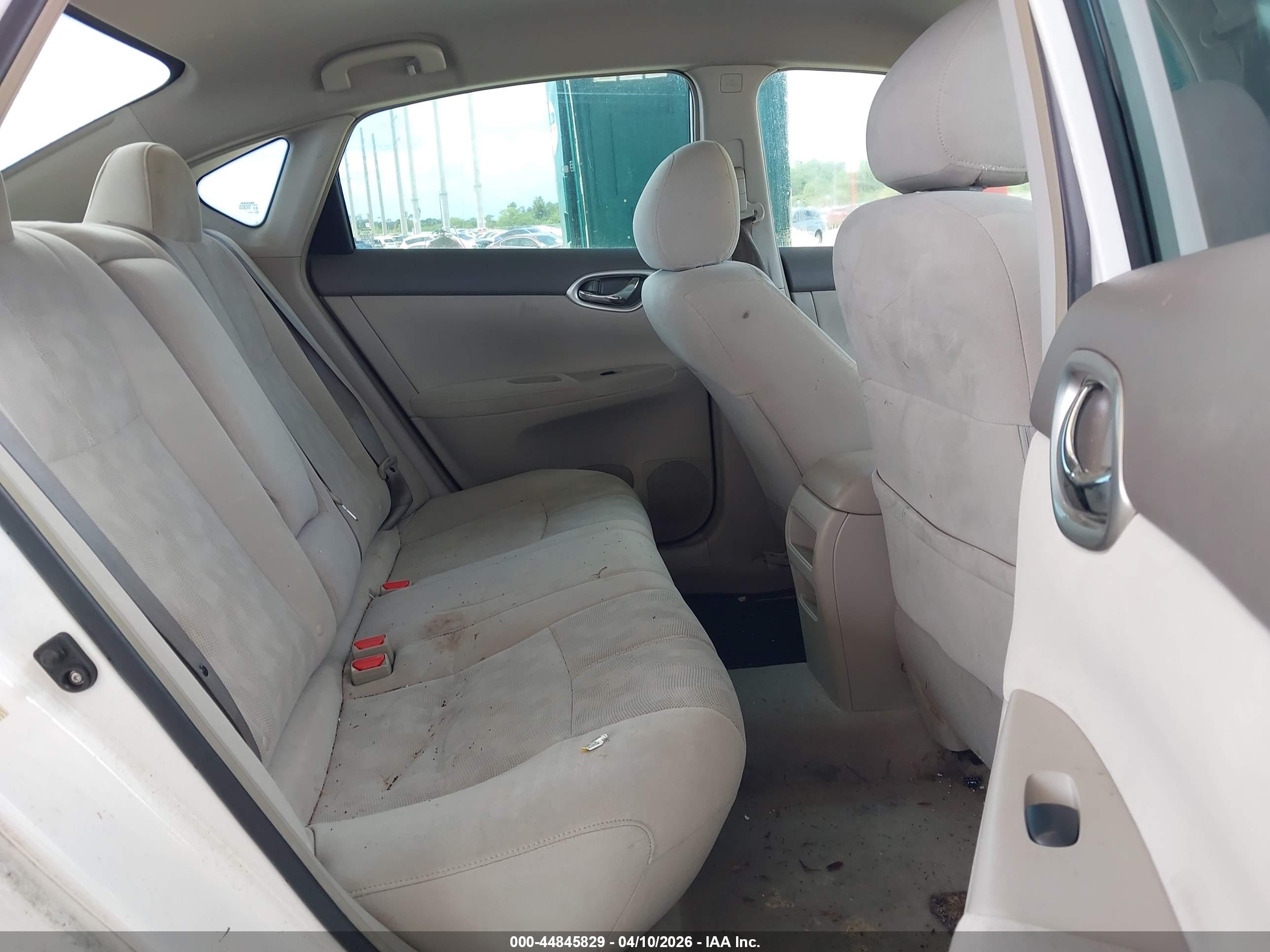 NISSAN SENTRA image 8