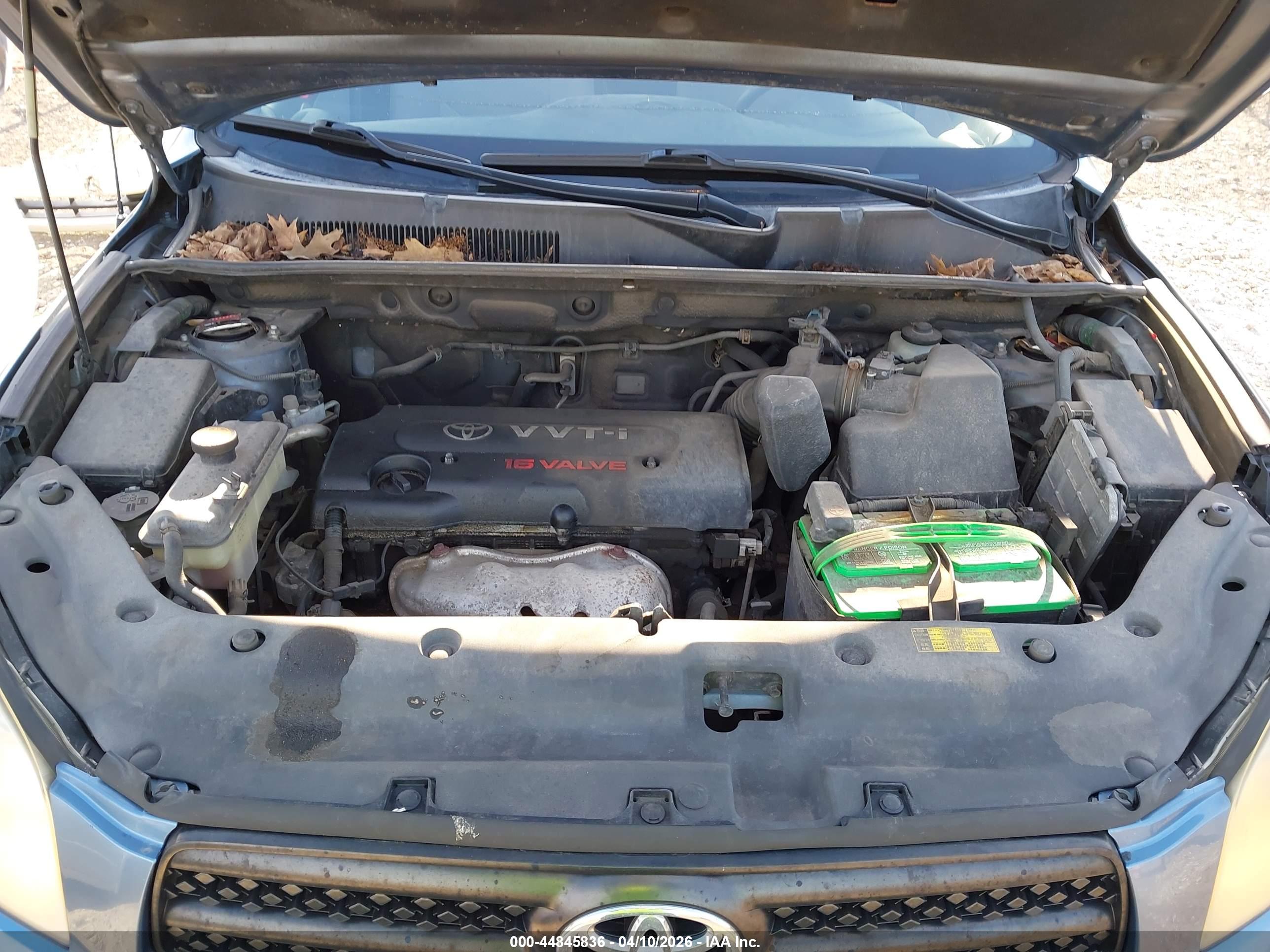 TOYOTA RAV4 image 10