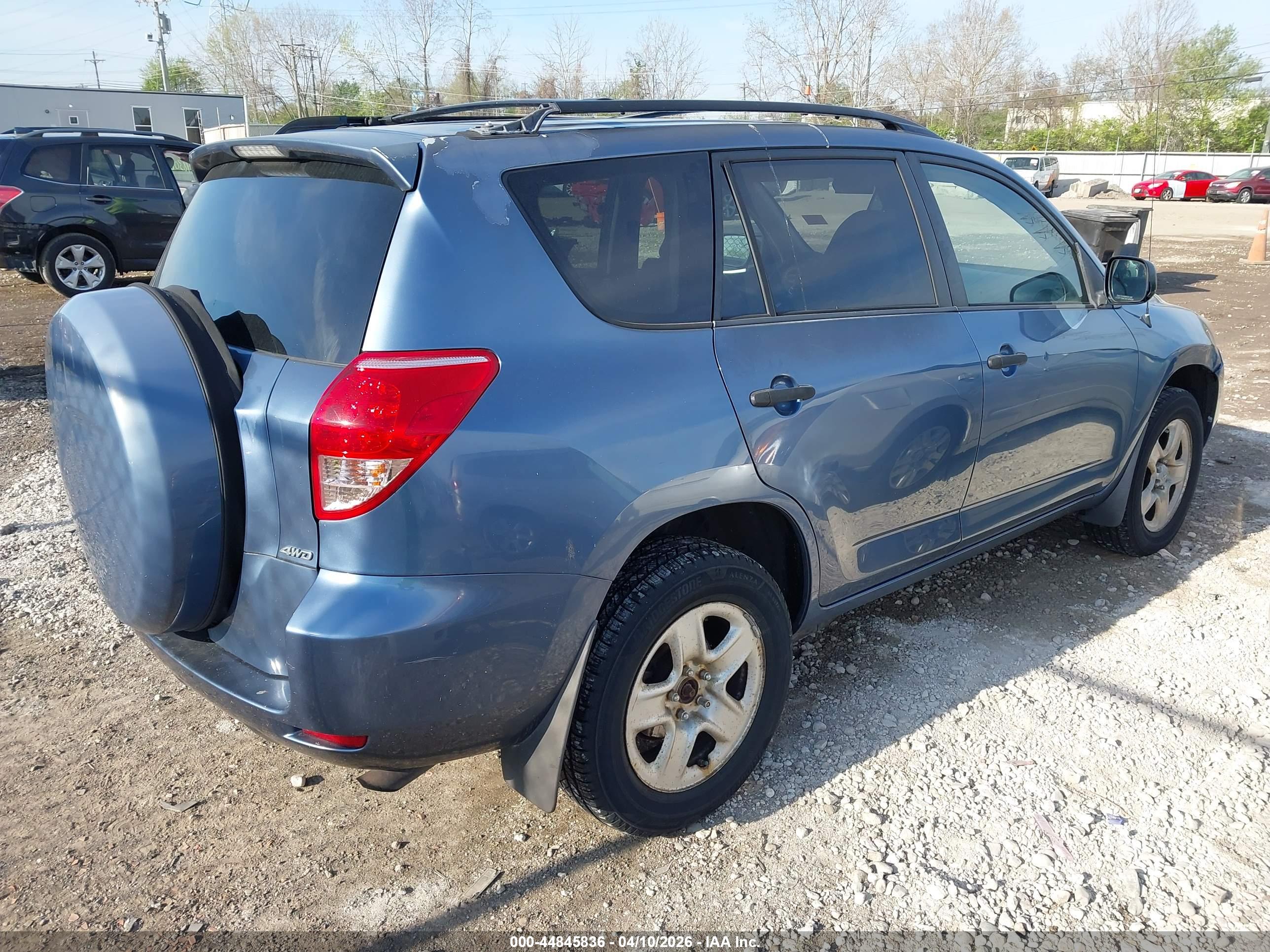TOYOTA RAV4 image 4