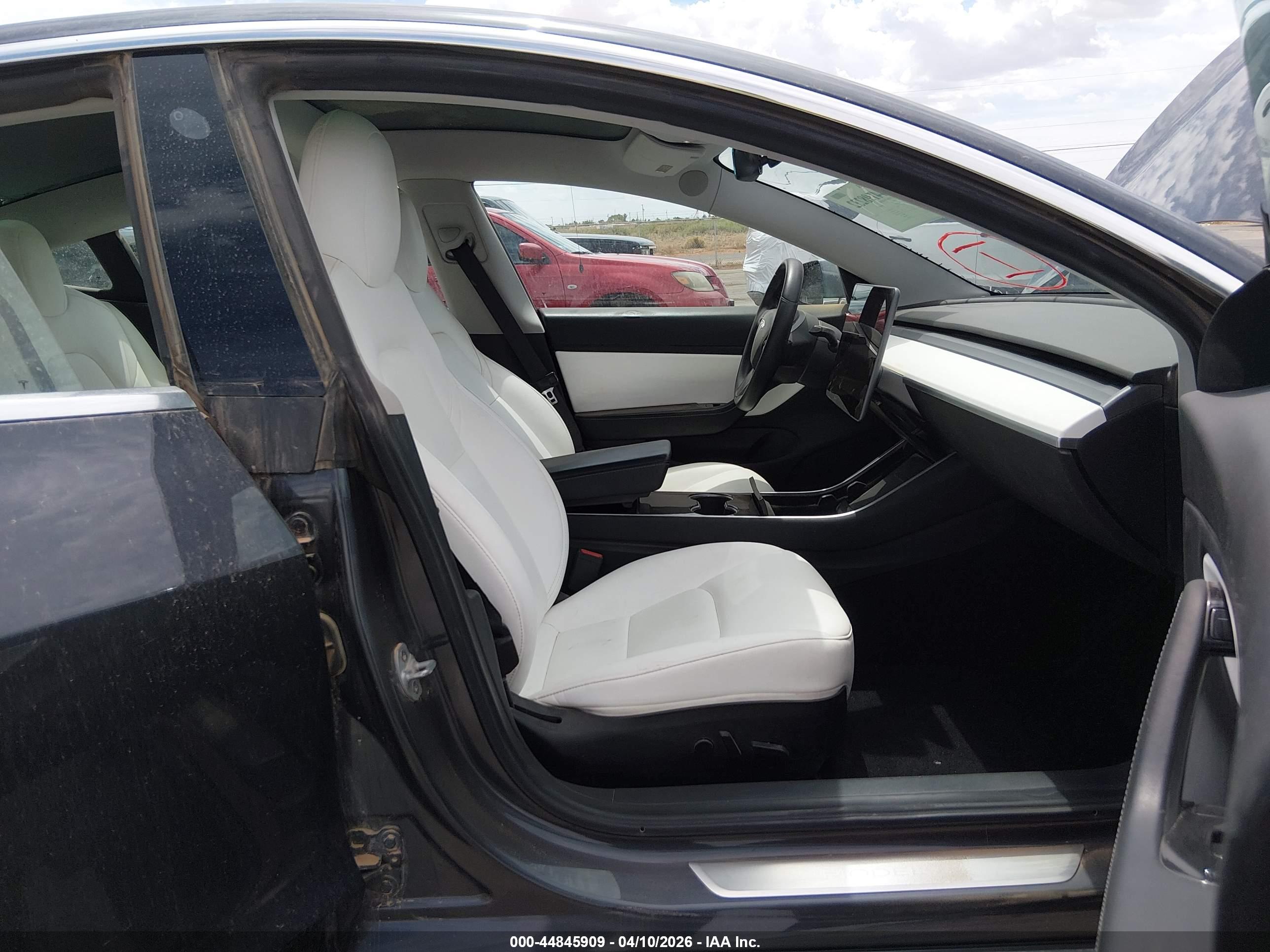 TESLA MODEL image 5