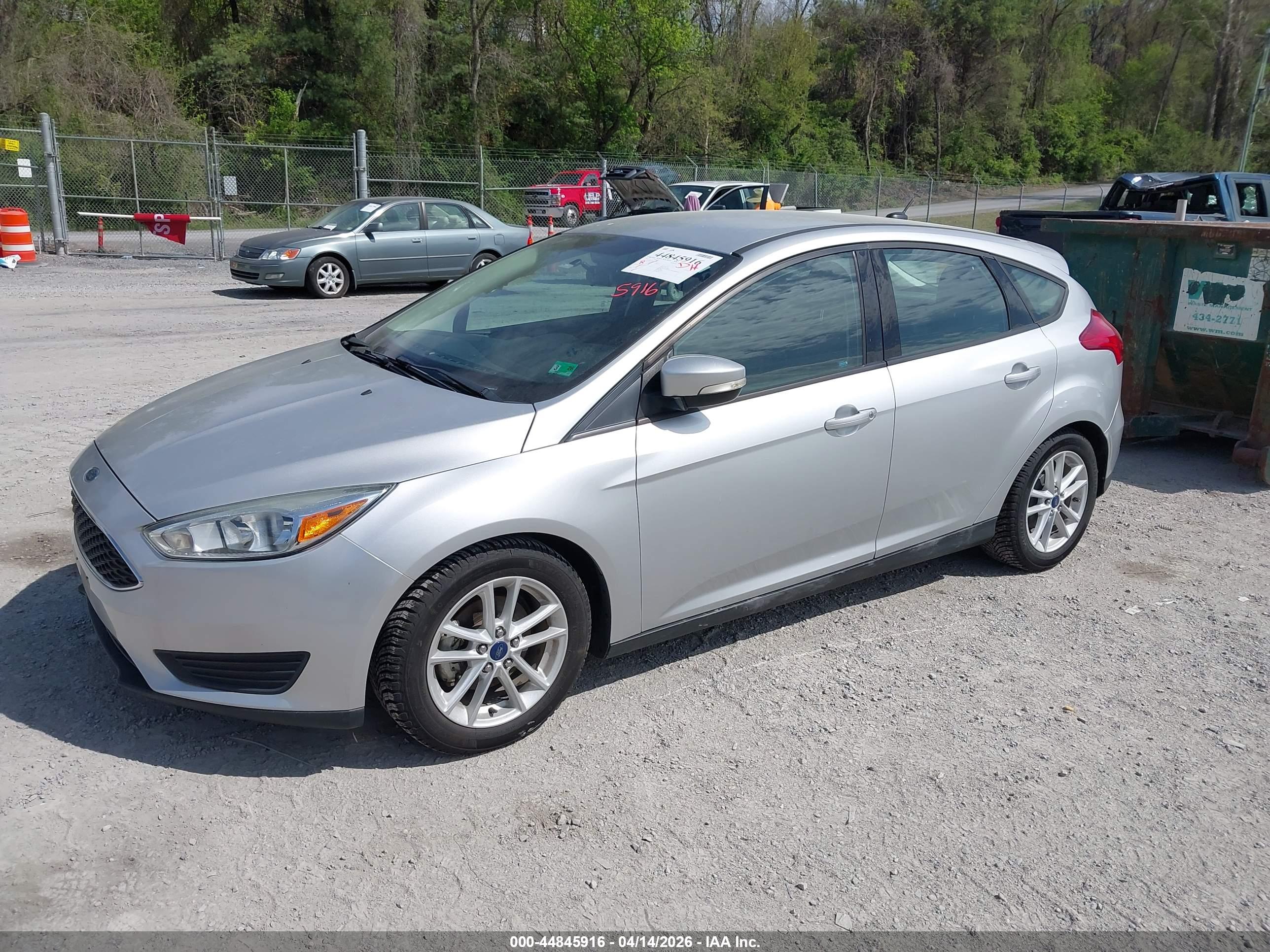 FORD FOCUS image 2