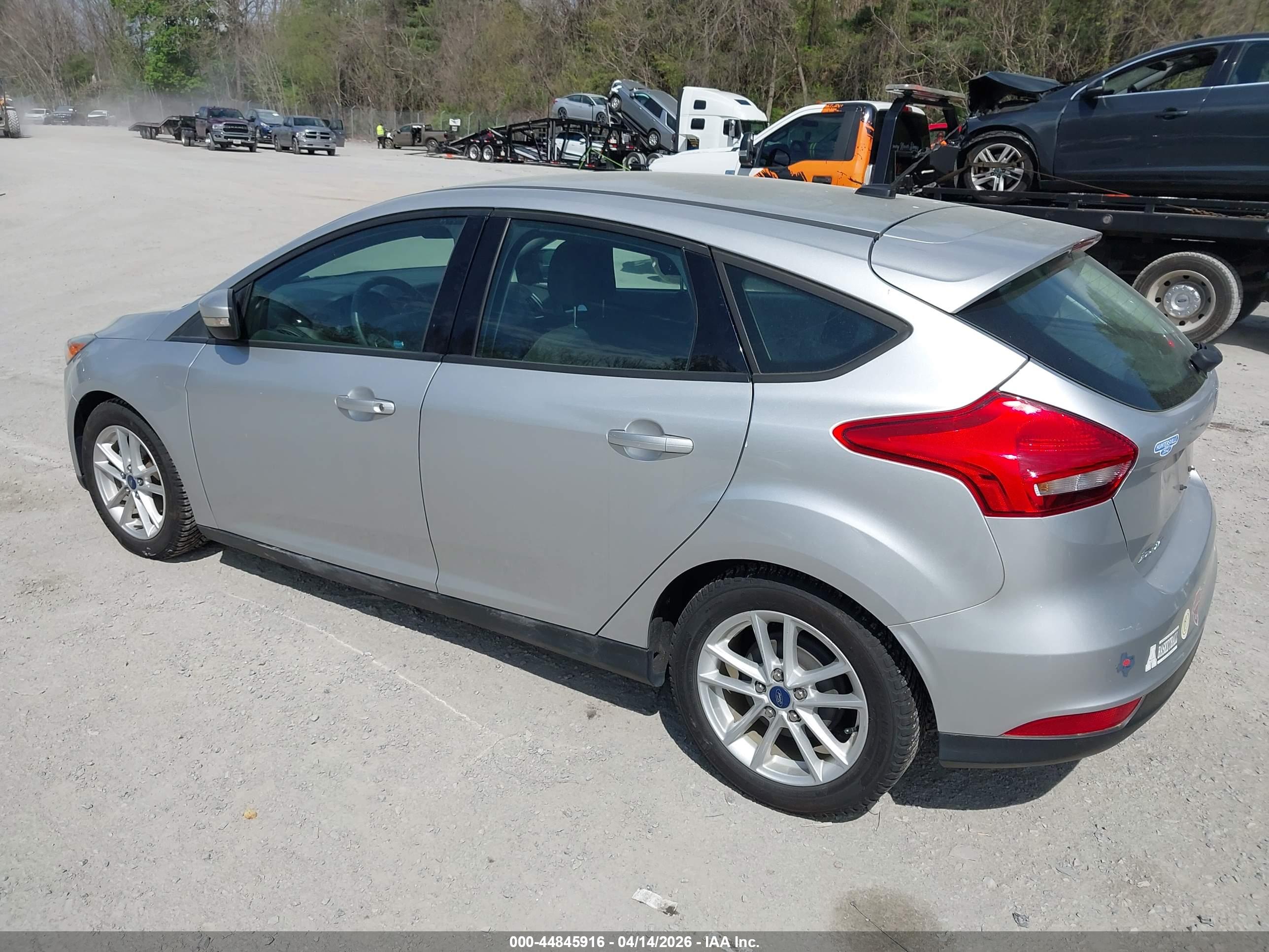 FORD FOCUS image 3