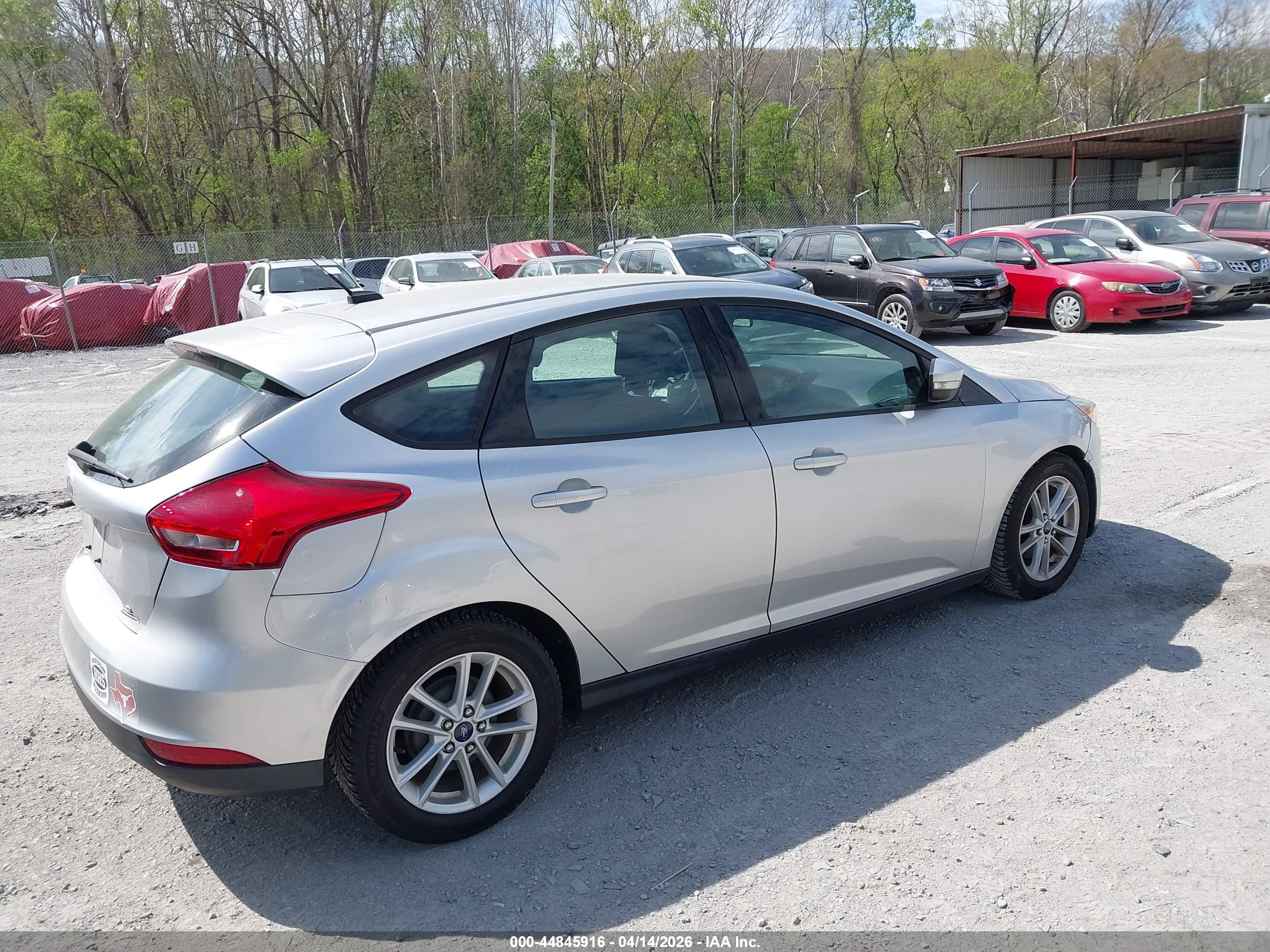 FORD FOCUS image 4