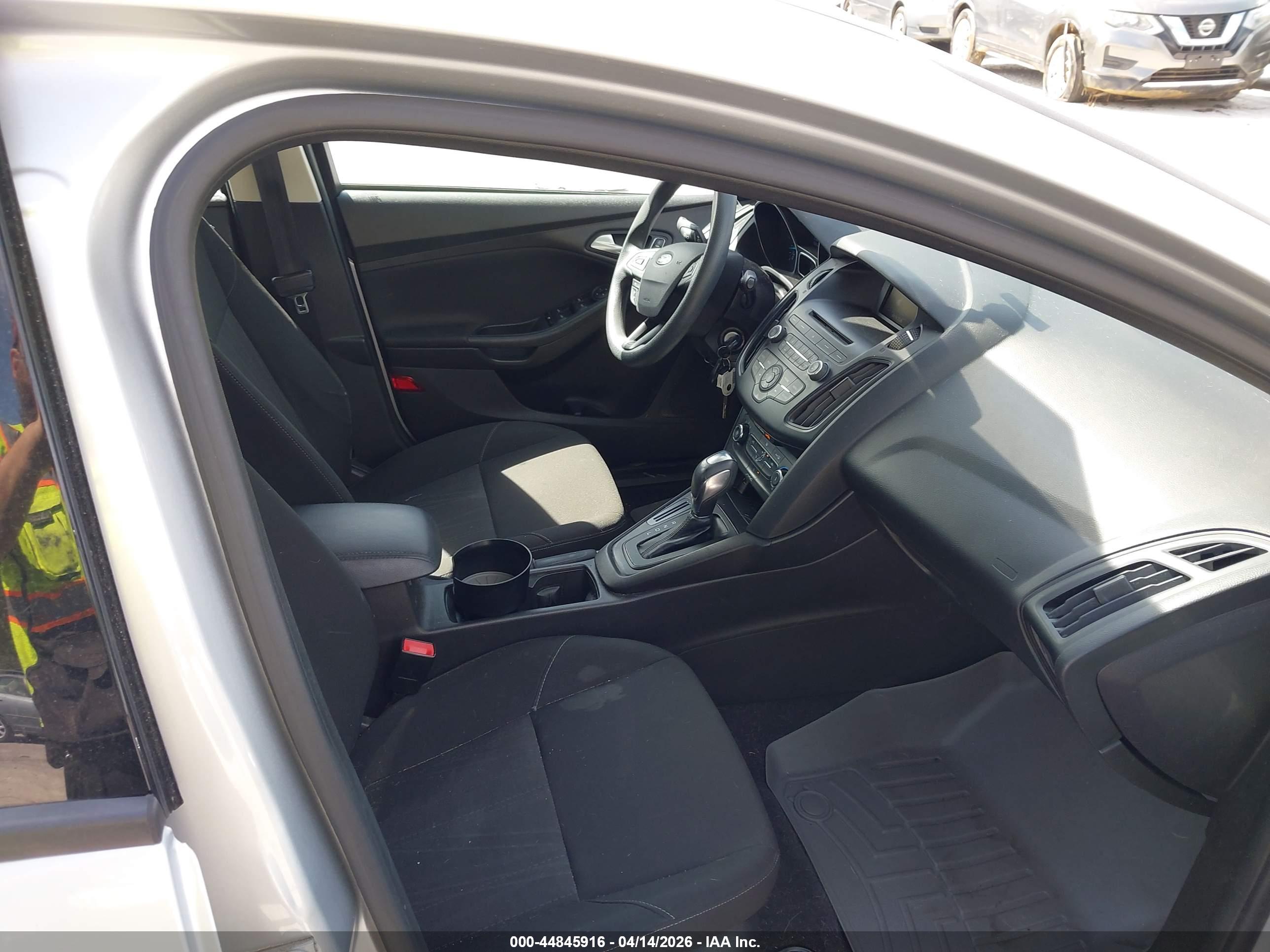 FORD FOCUS image 5