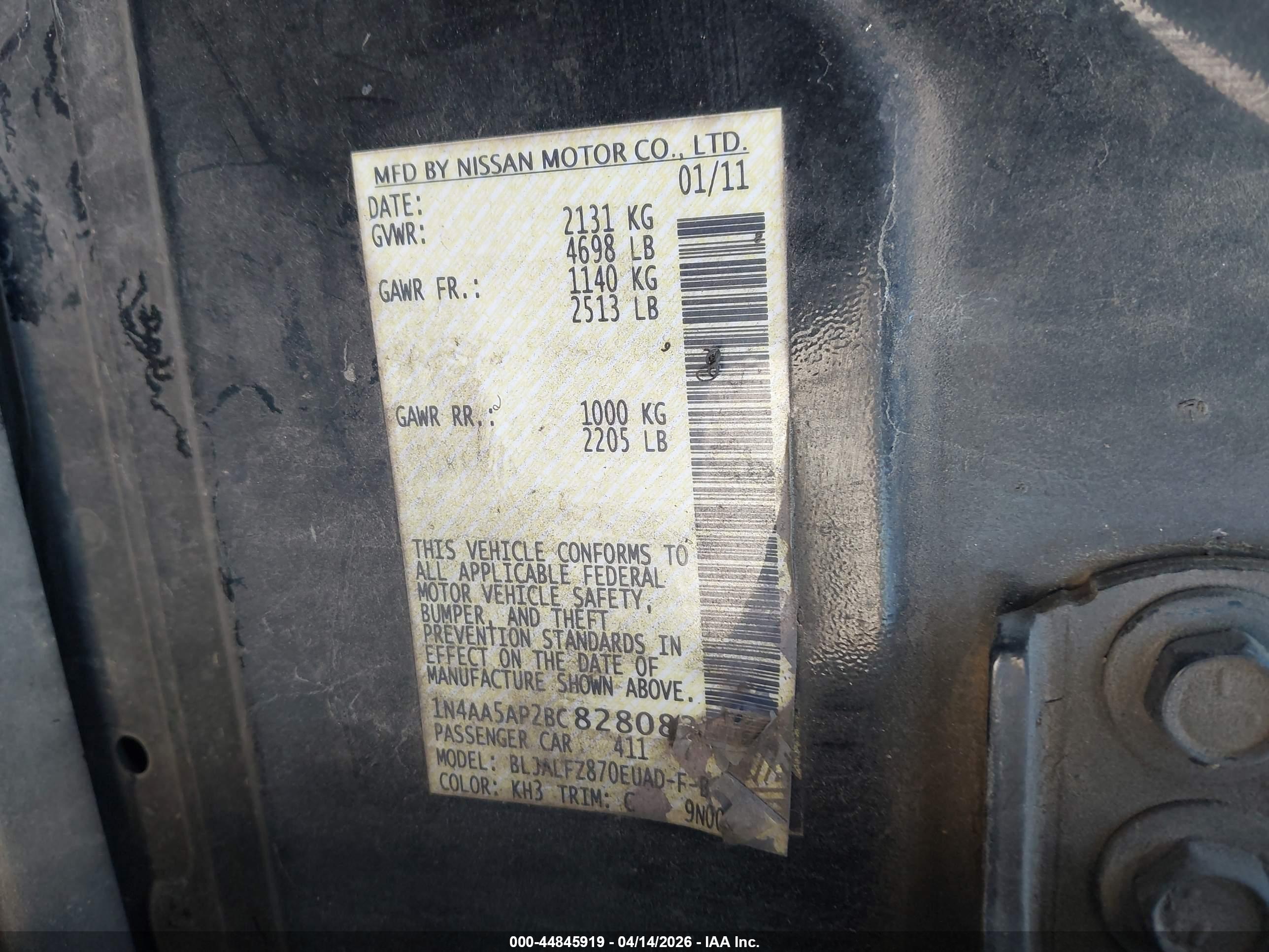 NISSAN MAXIMA image 9