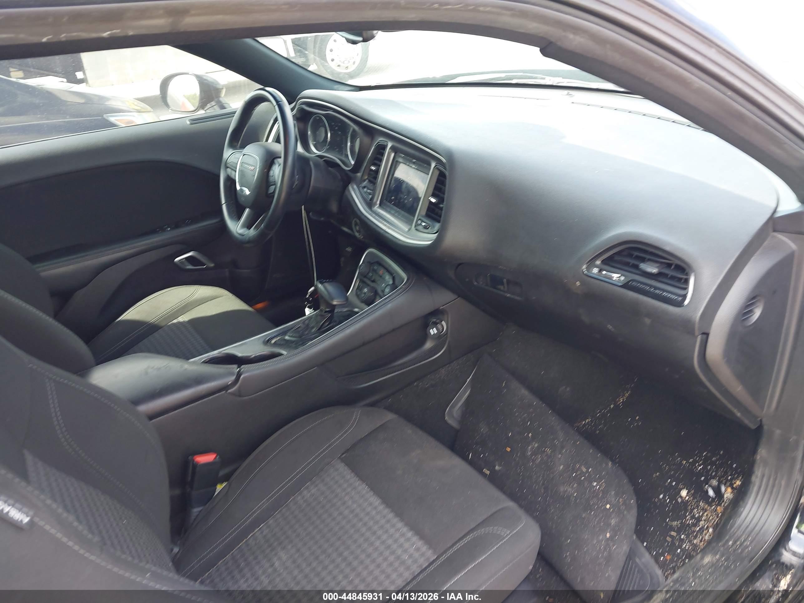 DODGE CHALLENGER image 5