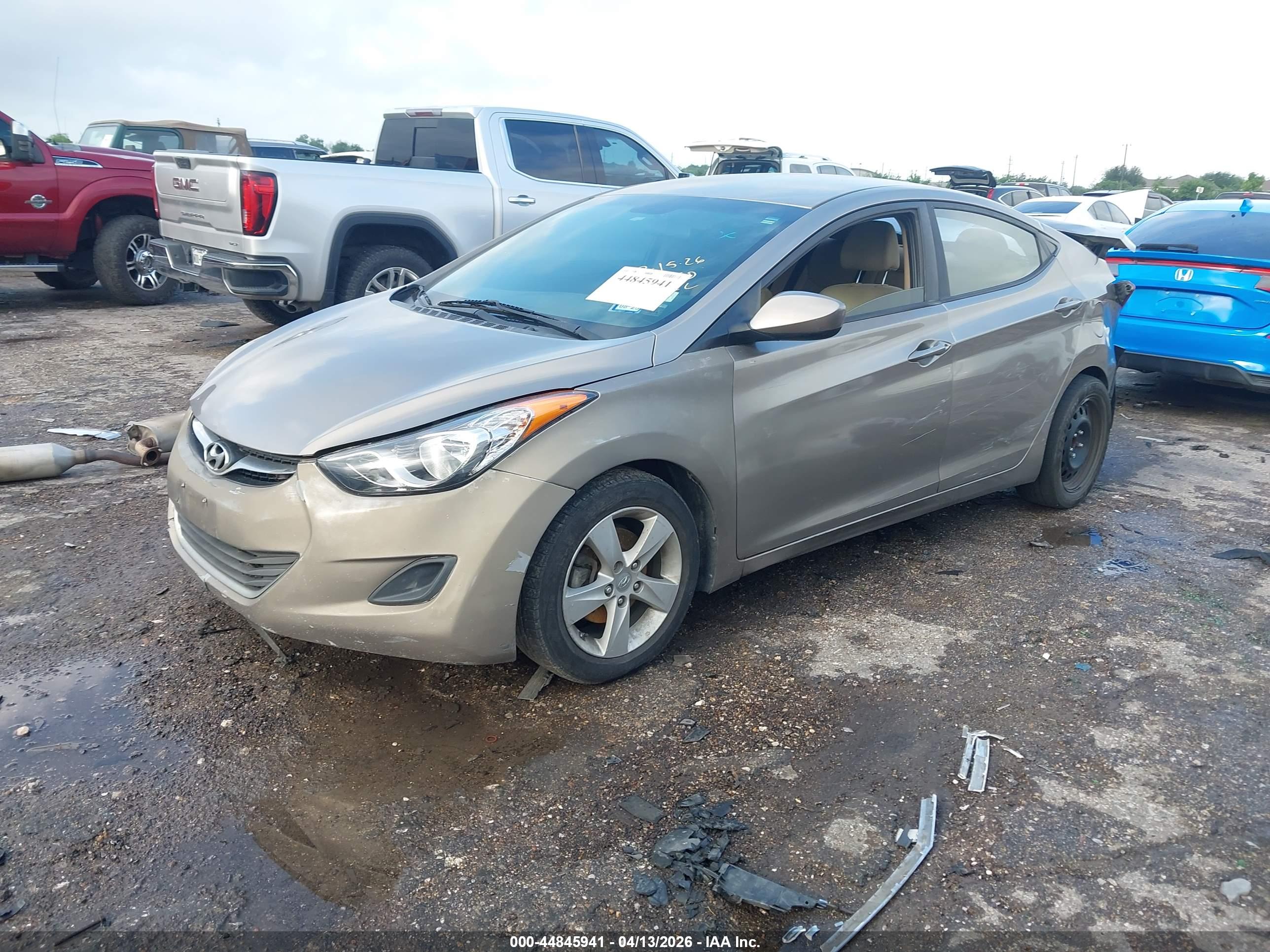 HYUNDAI ELANTRA image 2