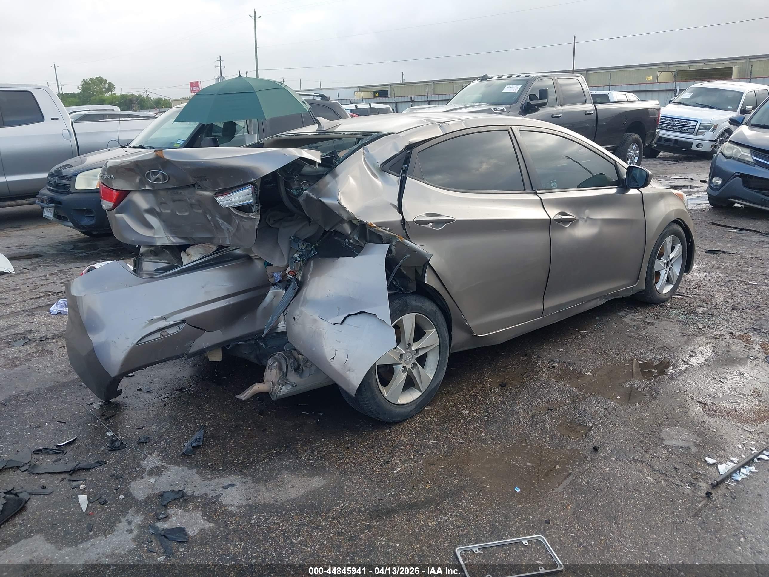 HYUNDAI ELANTRA image 4