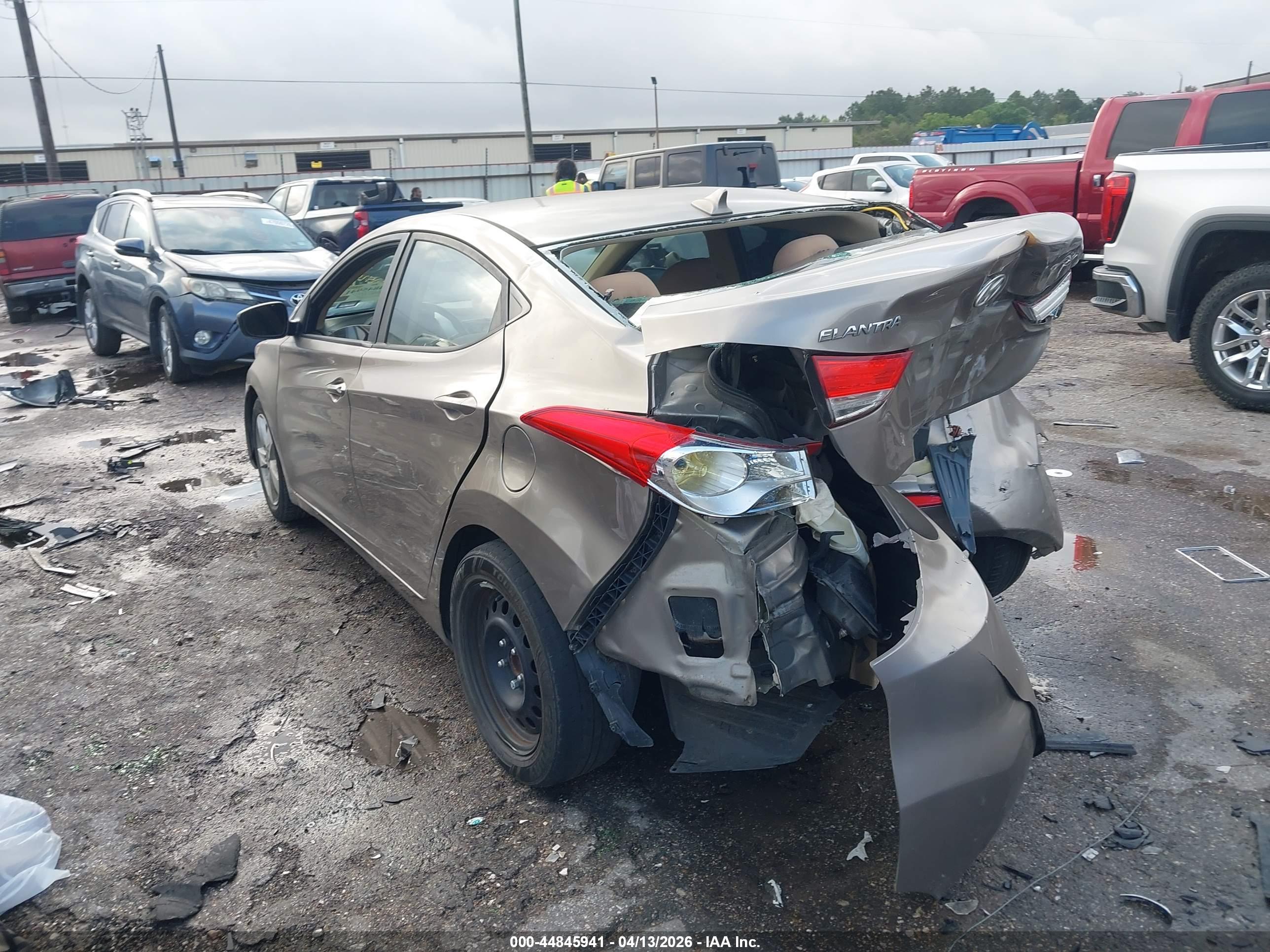 HYUNDAI ELANTRA image 6