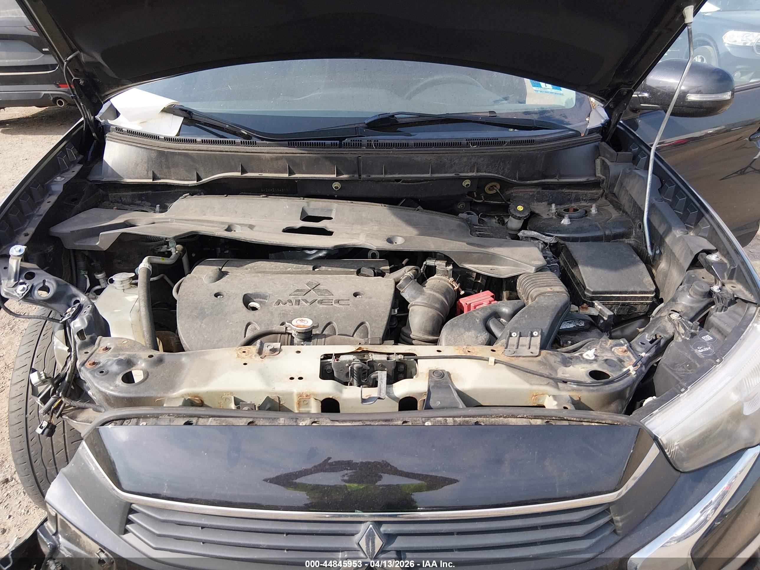 MITSUBISHI OUTLANDER image 10